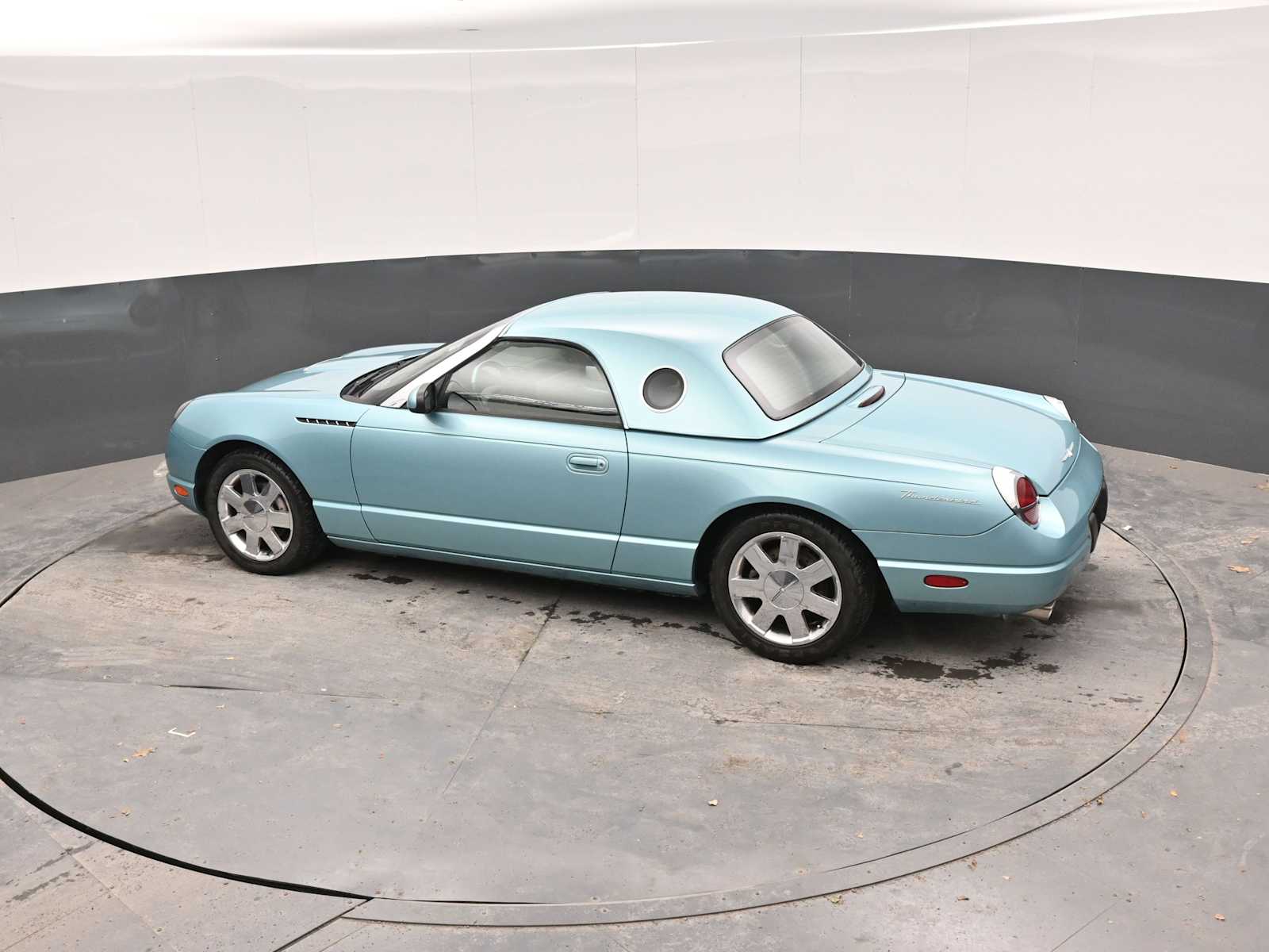2002 Ford Thunderbird w/Hardtop Deluxe