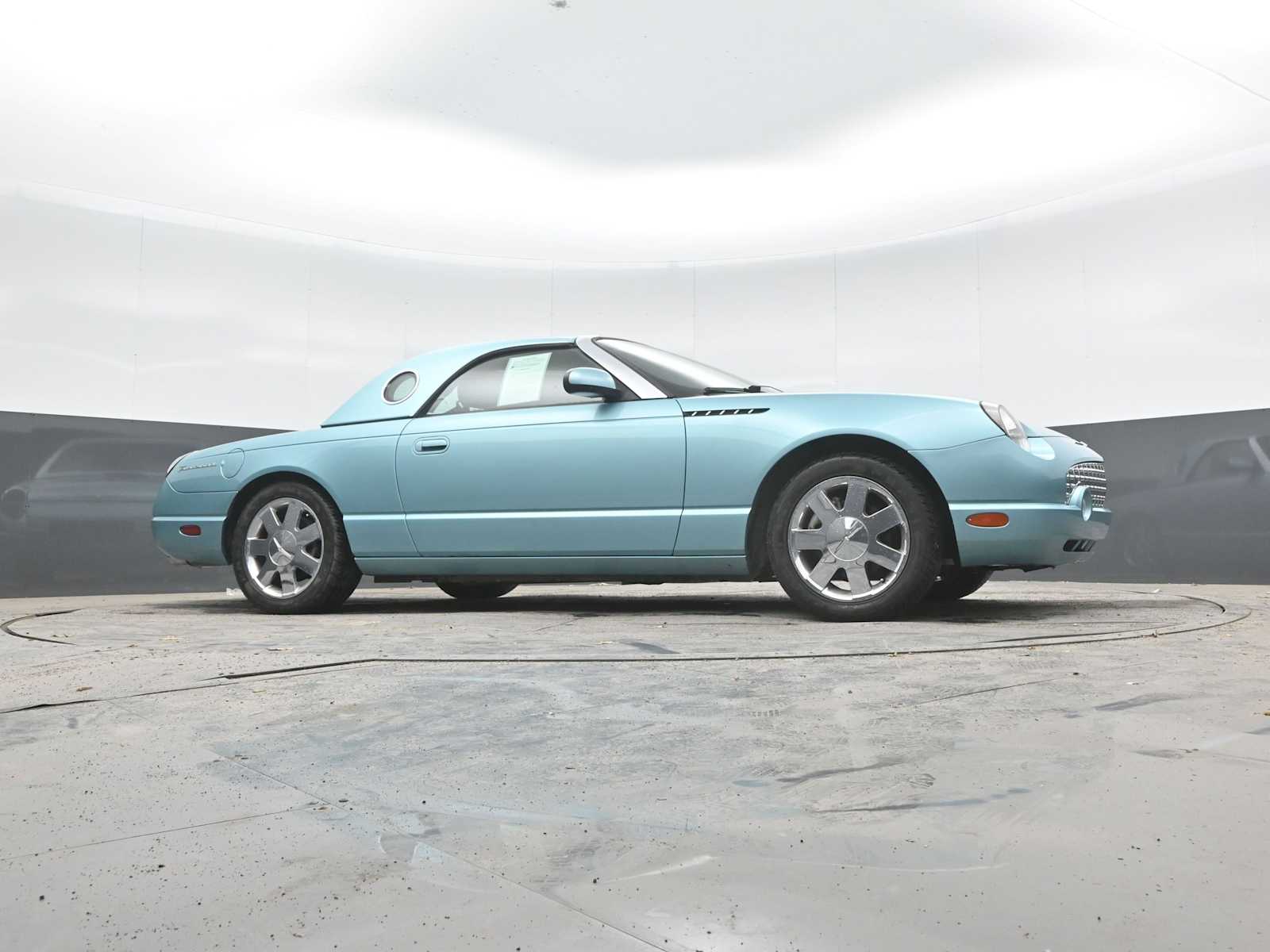 2002 Ford Thunderbird w/Hardtop Deluxe