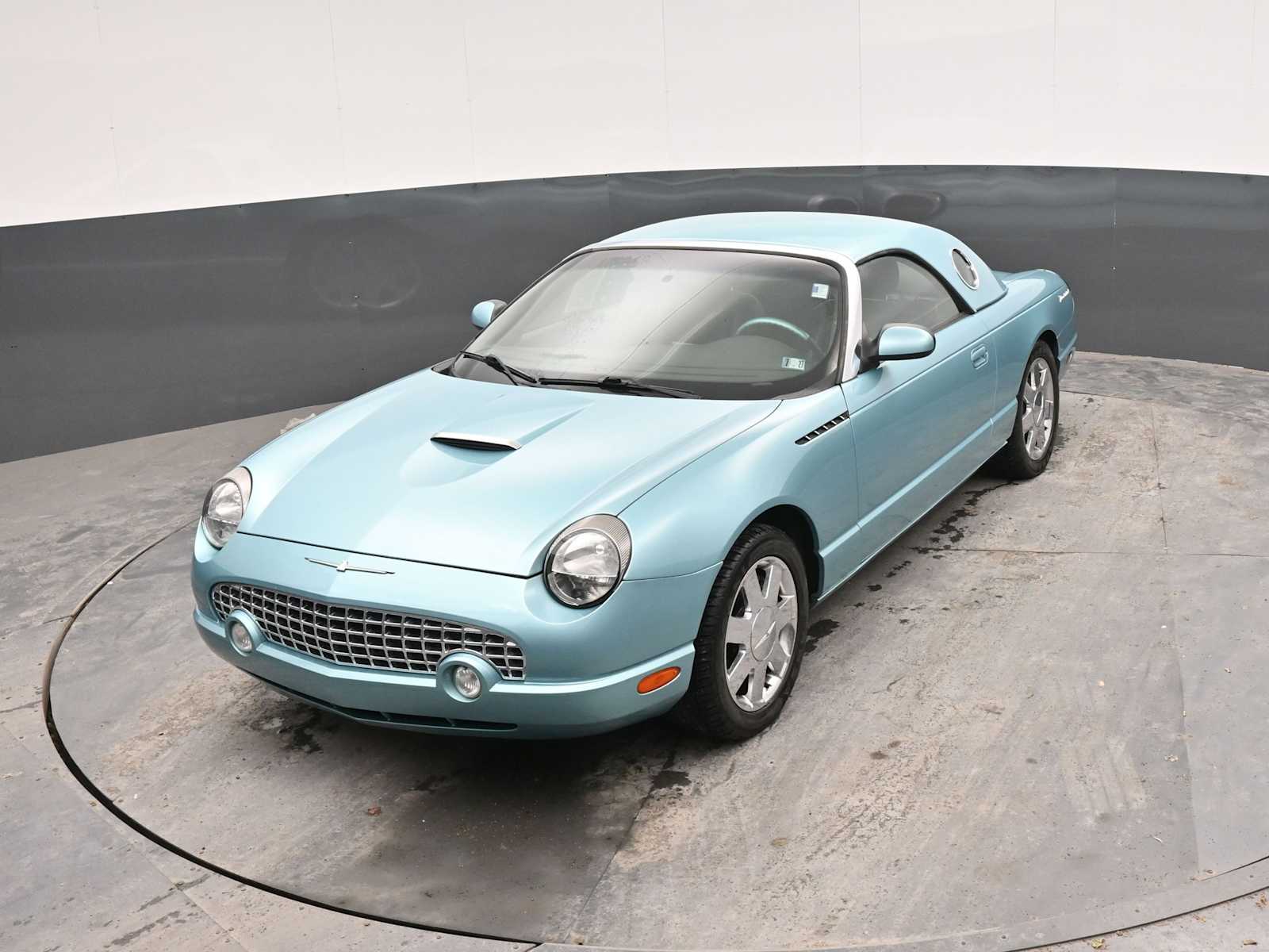 2002 Ford Thunderbird w/Hardtop Deluxe