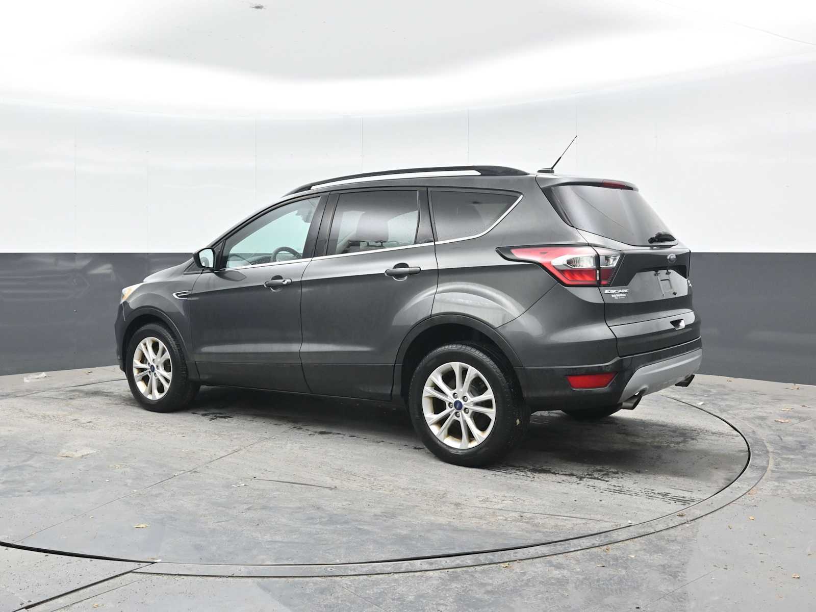 Used 2017 Ford Escape SE with VIN 1FMCU9GD5HUC90184 for sale in Wytheville, VA