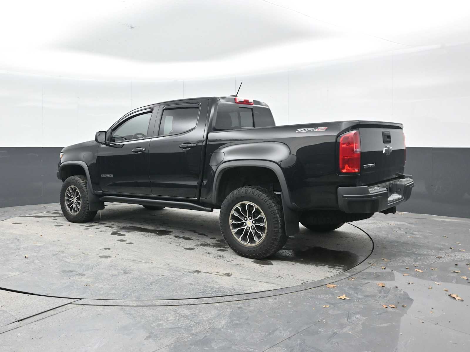 View vehicle photo 2