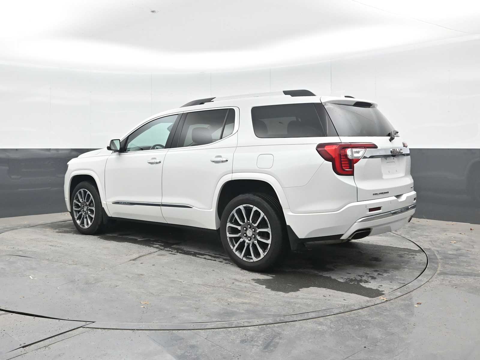 2020 GMC Acadia Denali