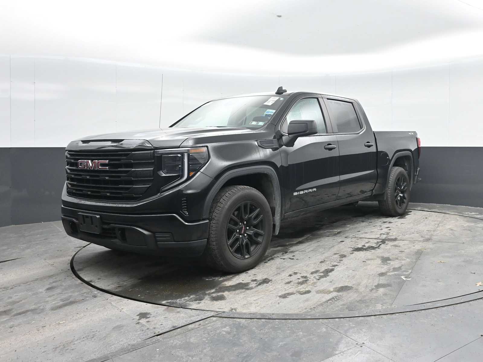 View vehicle photo 5