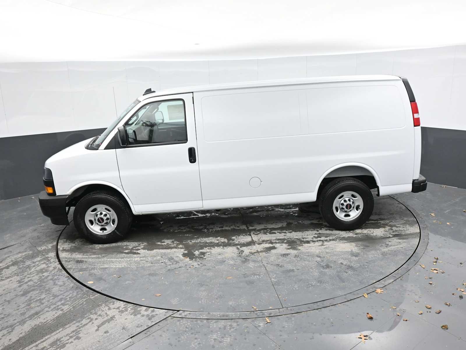 2025 GMC Savana Cargo 2500
