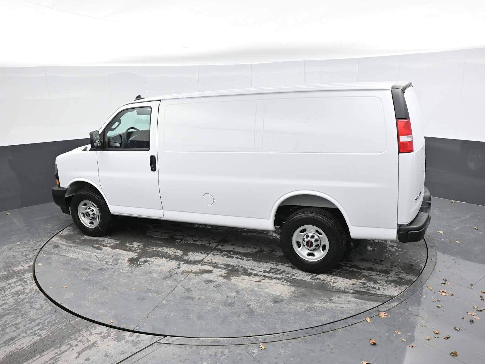 2025 GMC Savana Cargo 2500