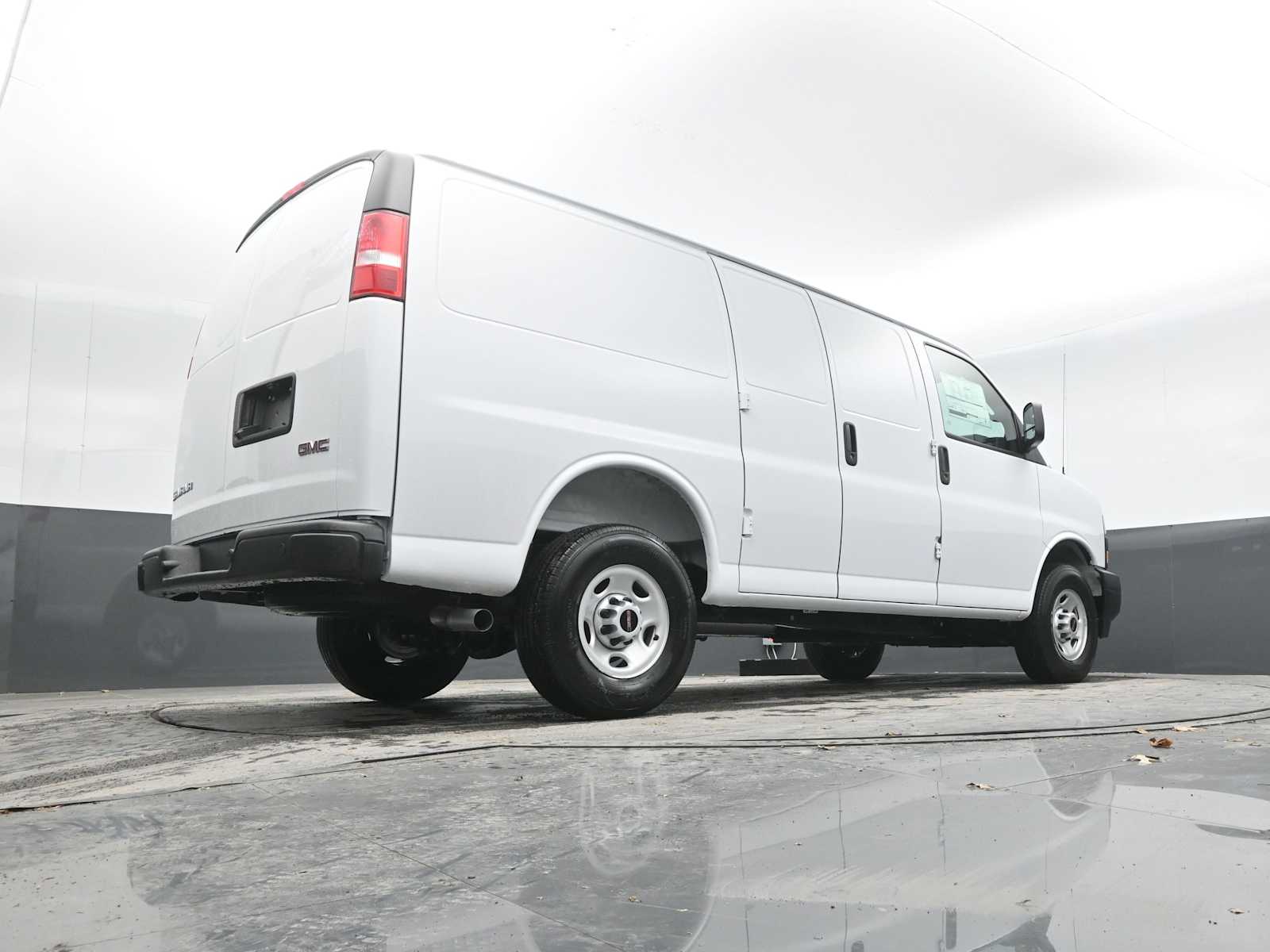 2025 GMC Savana Cargo 2500