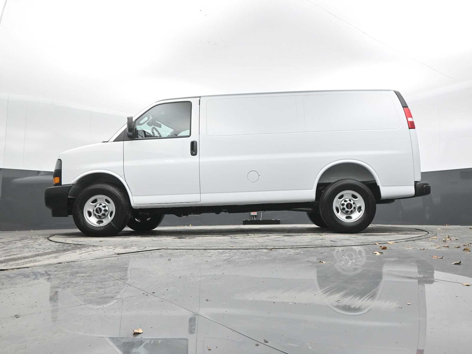 2025 GMC Savana Cargo 2500