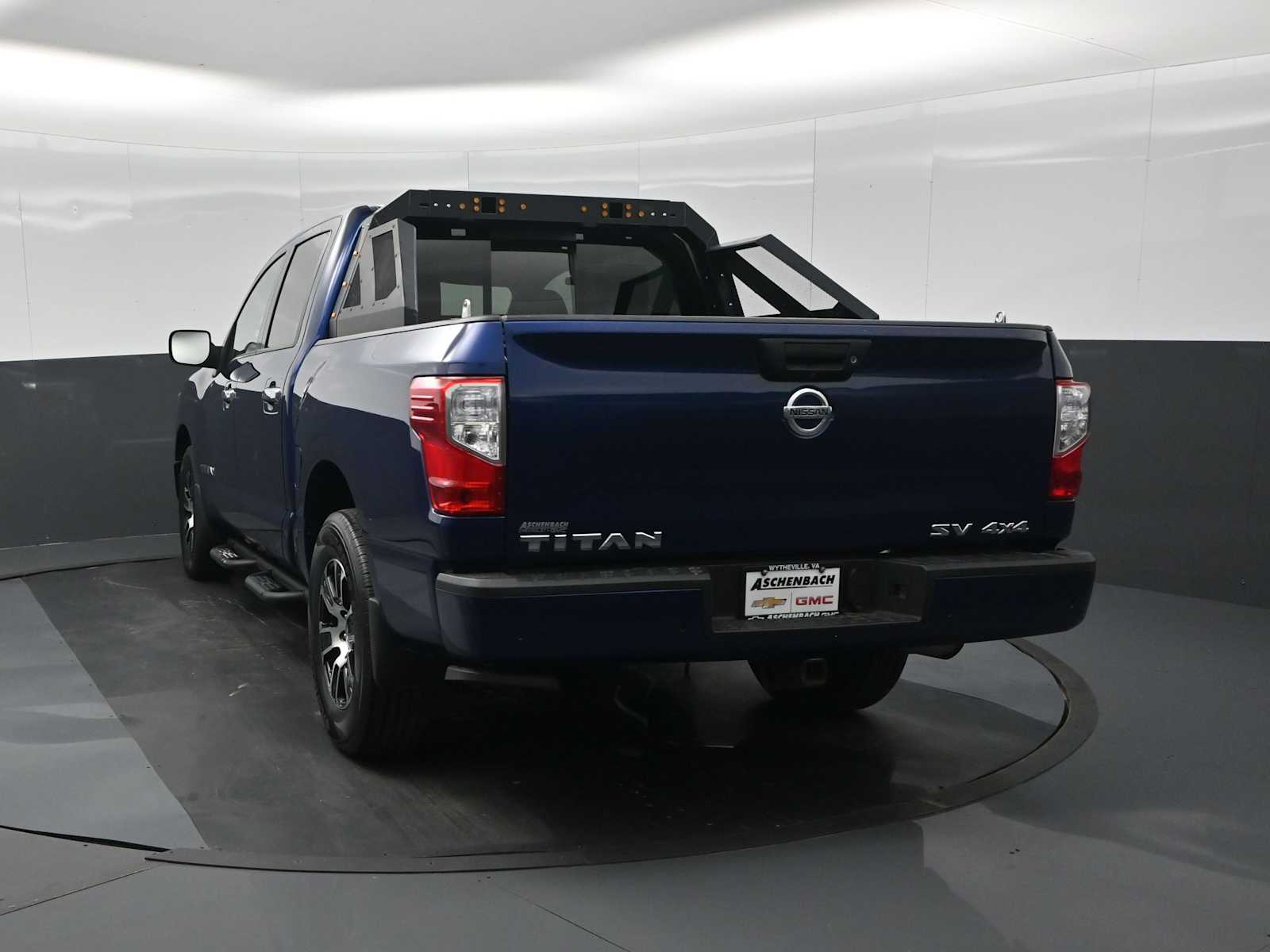 2021 Nissan TITAN SV