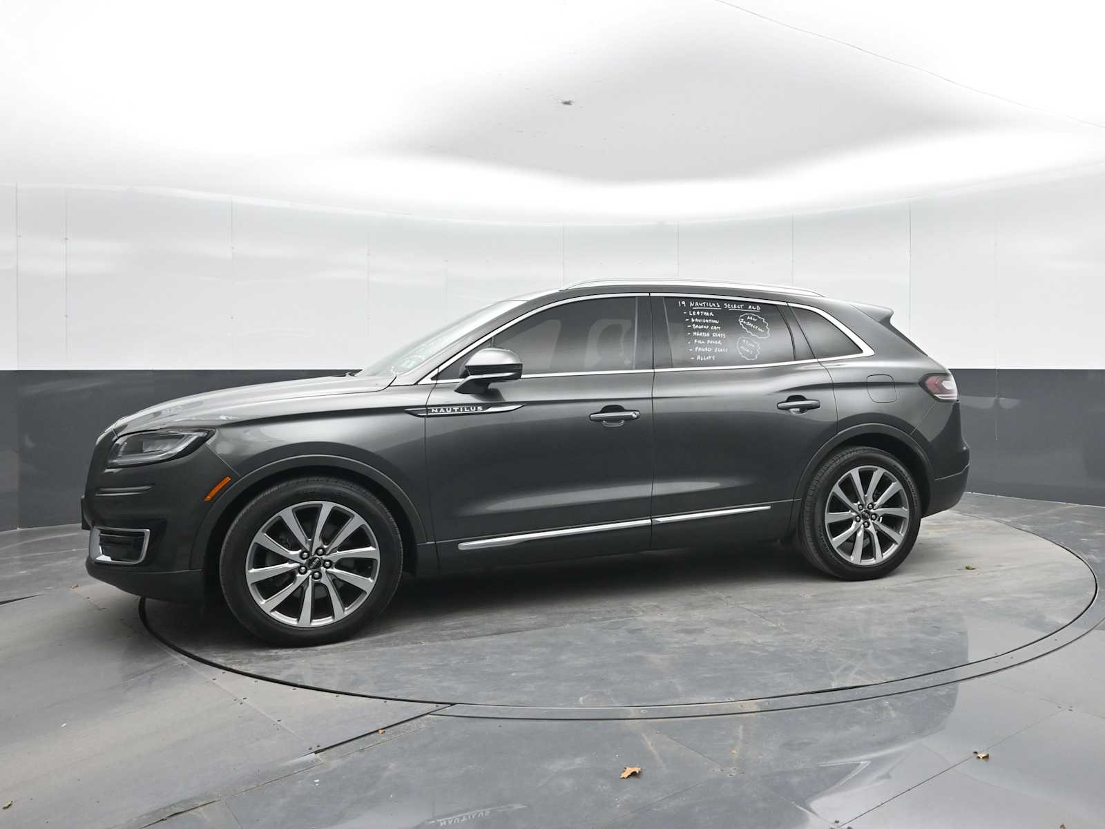 2019 Lincoln Nautilus Select