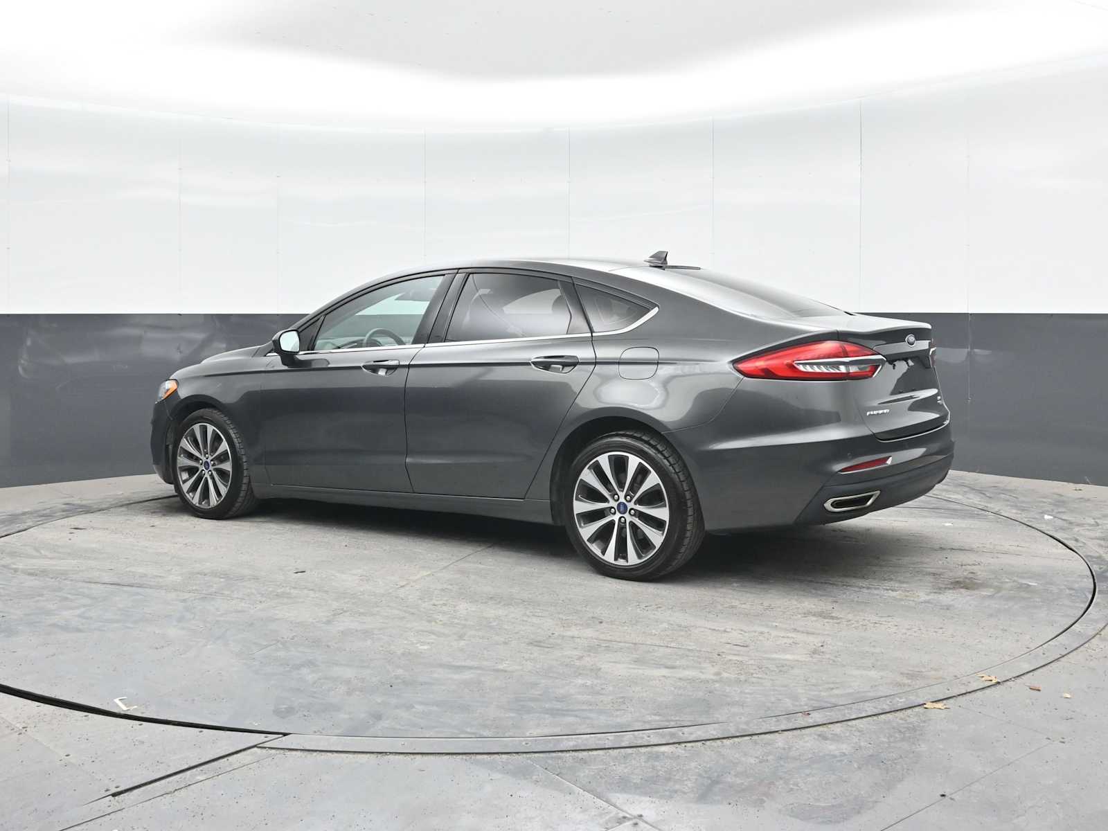 Used 2020 Ford Fusion SE with VIN 3FA6P0T9XLR142463 for sale in Wytheville, VA