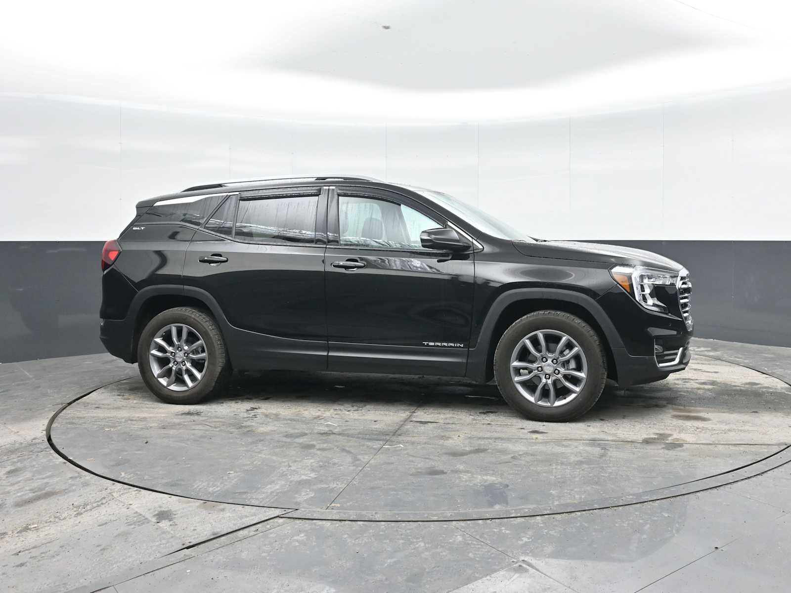 View vehicle photo 7