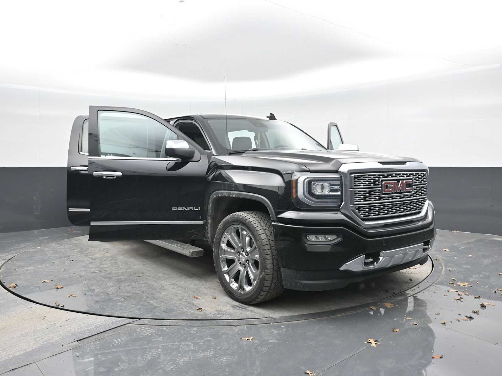 2018 GMC Sierra 1500 Denali Crew Cab 4WD