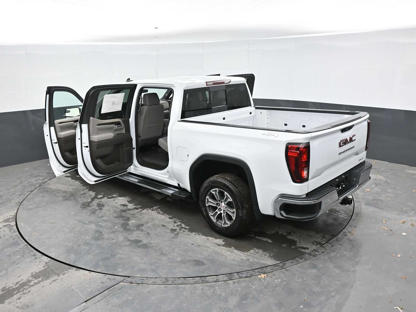 2026 GMC Sierra 1500 SLE