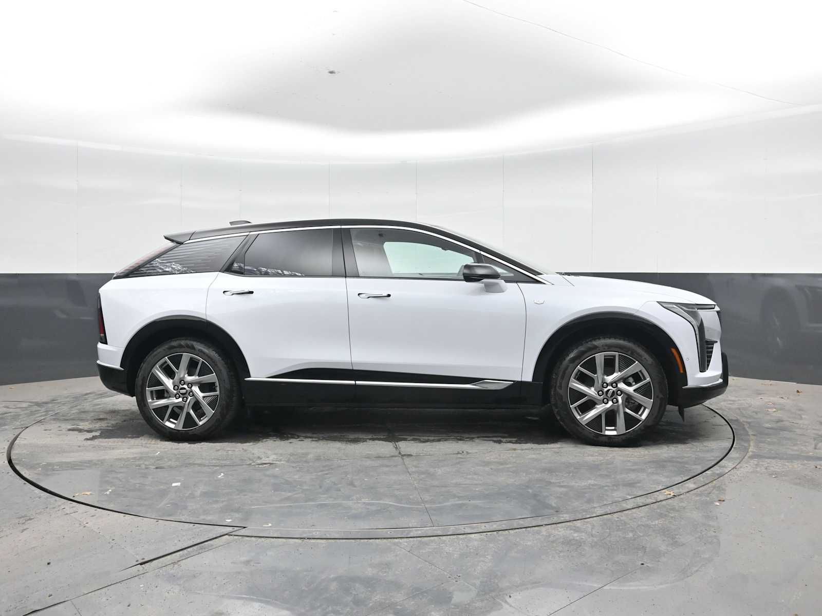 2027 Cadillac OPTIQ Luxury