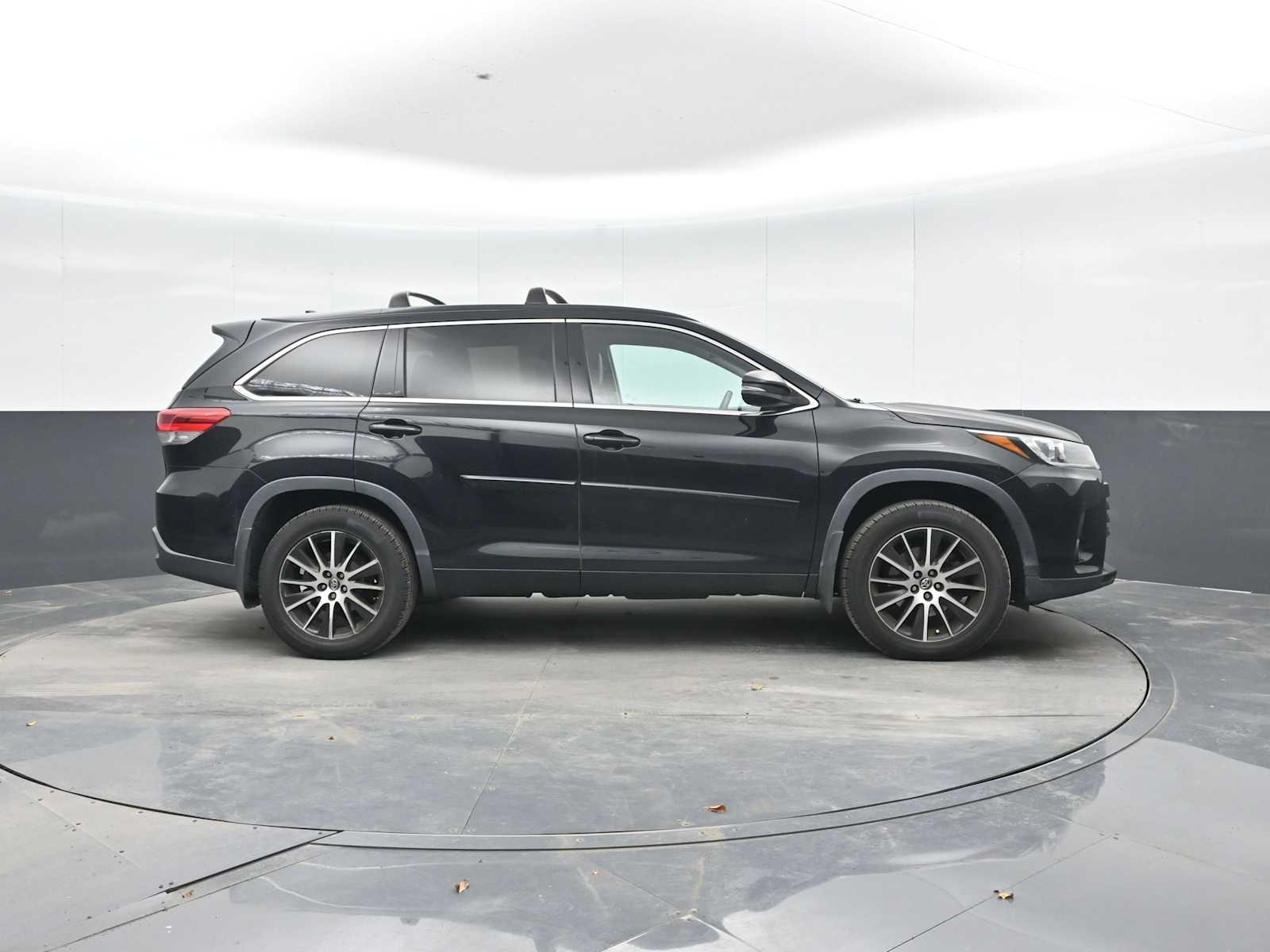 2017 Toyota Highlander SE
