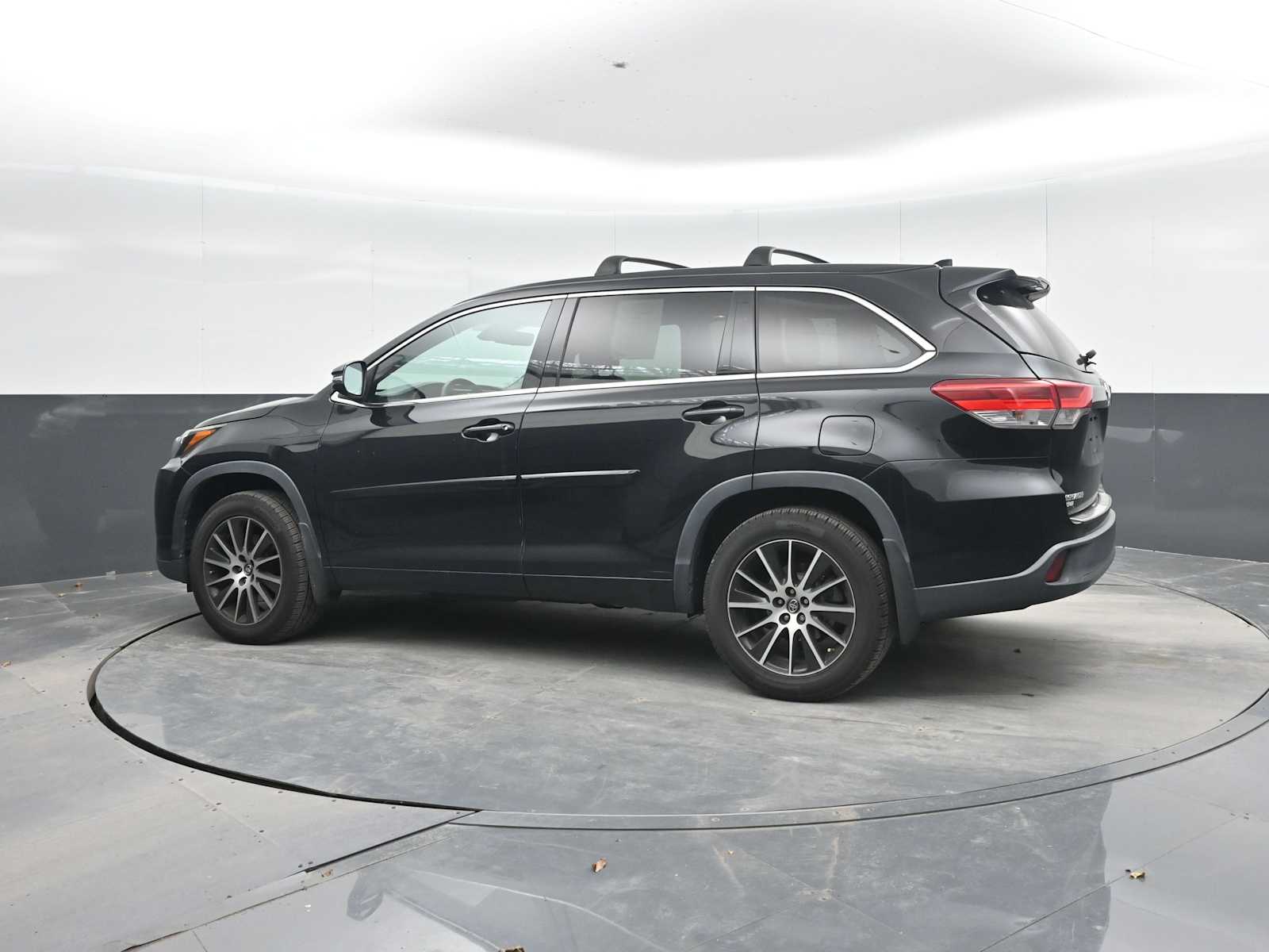 2017 Toyota Highlander SE