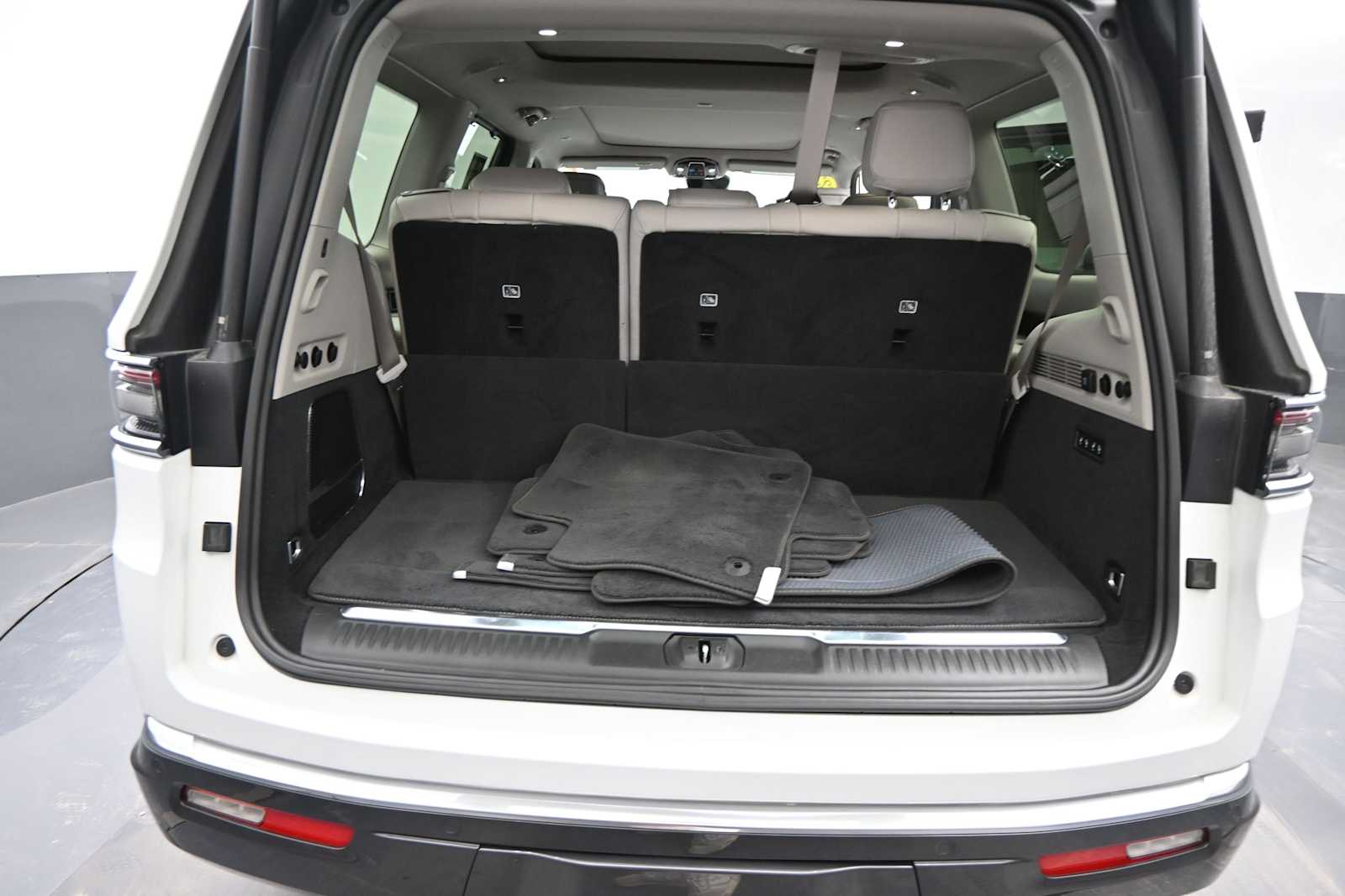 2022 Jeep Grand Wagoneer Series I