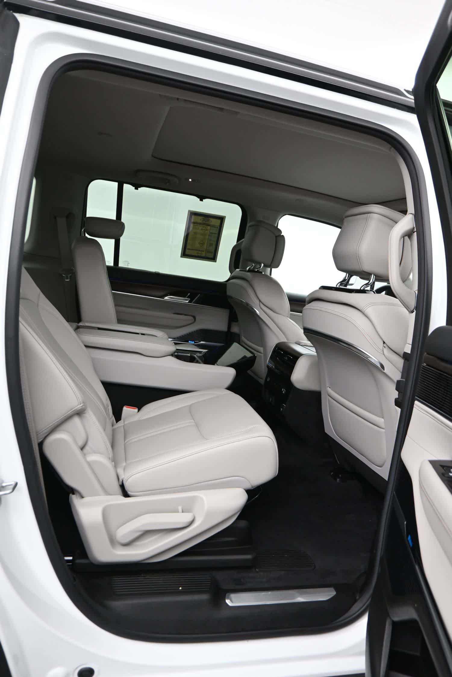 2022 Jeep Grand Wagoneer Series I