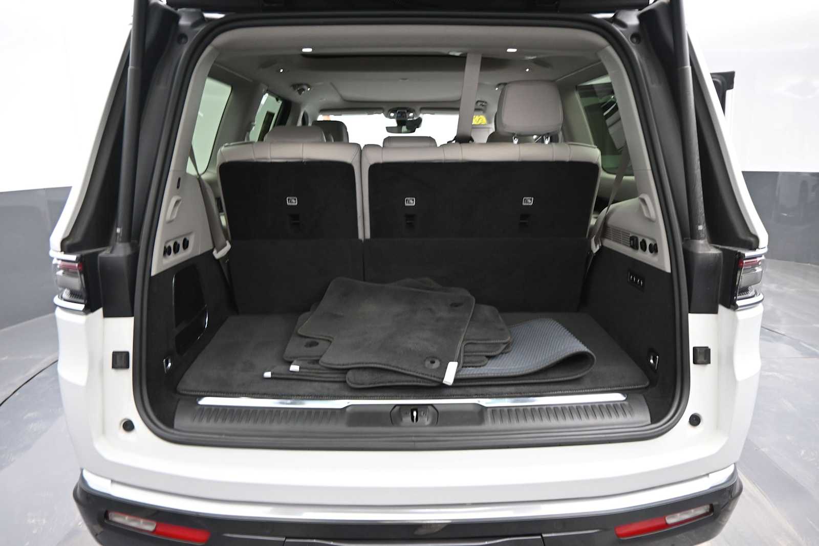 2022 Jeep Grand Wagoneer Series I