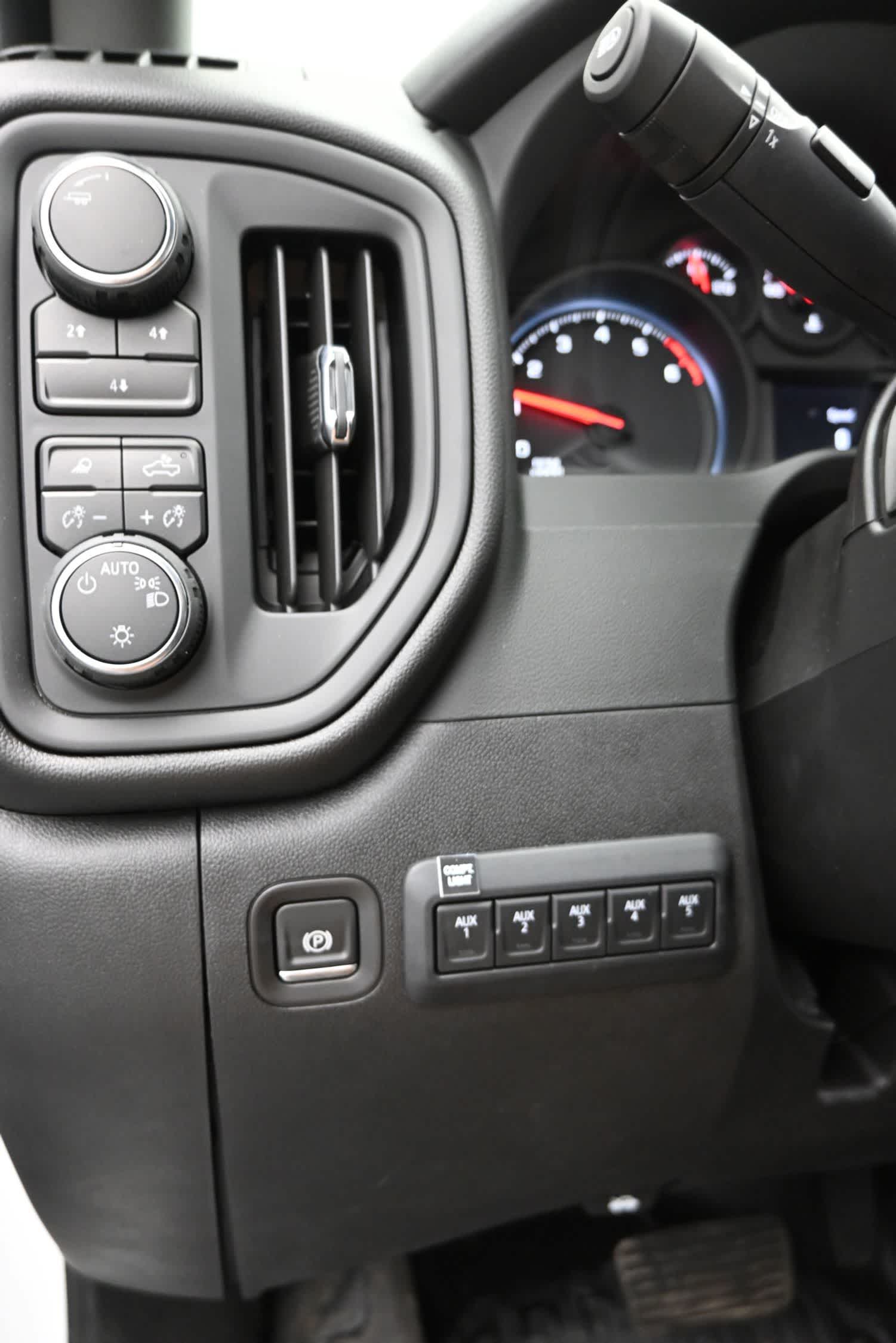 2024 Chevrolet Silverado 3500HD WT