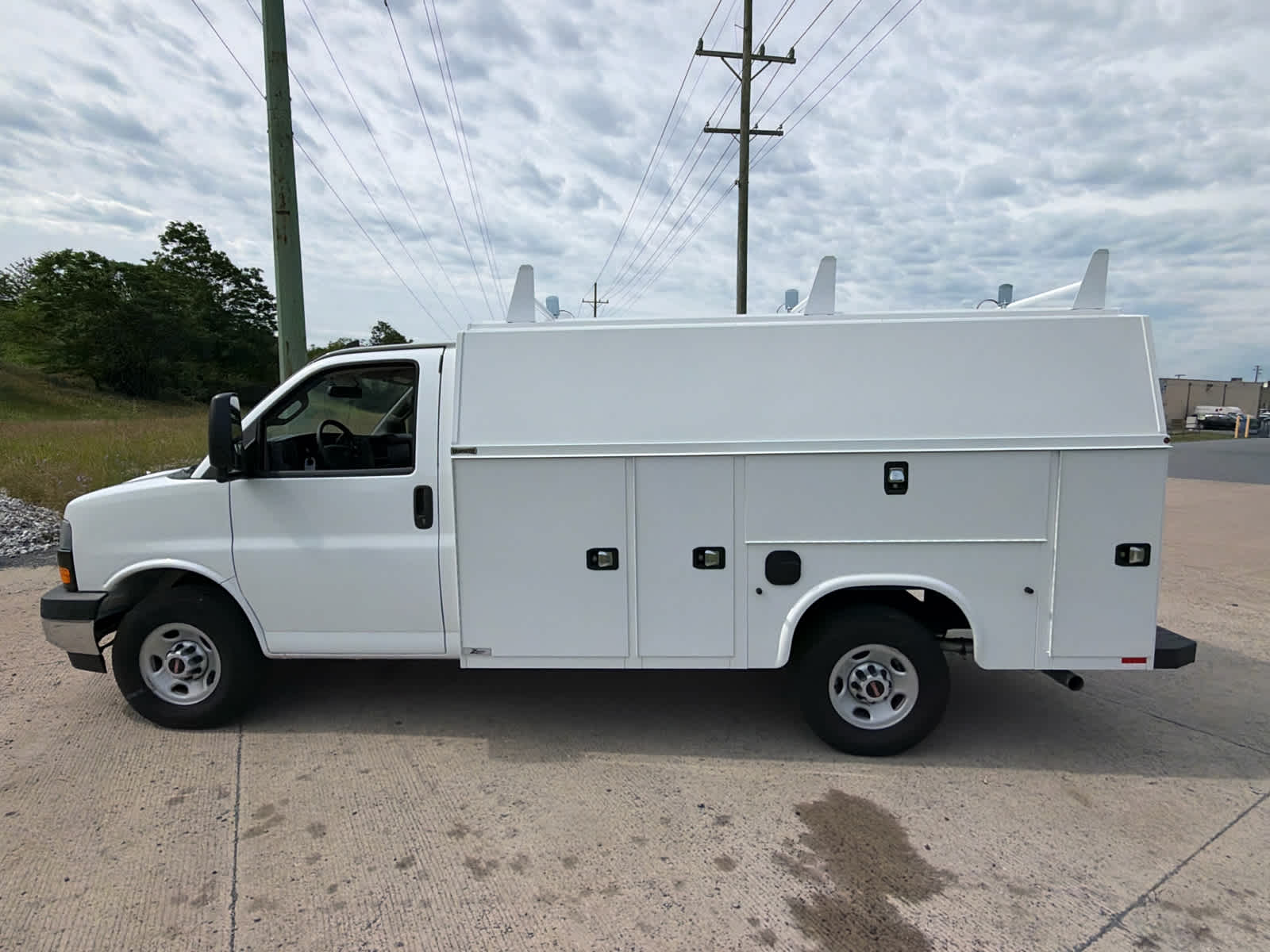 2025 GMC Savana Cutaway Work Van
