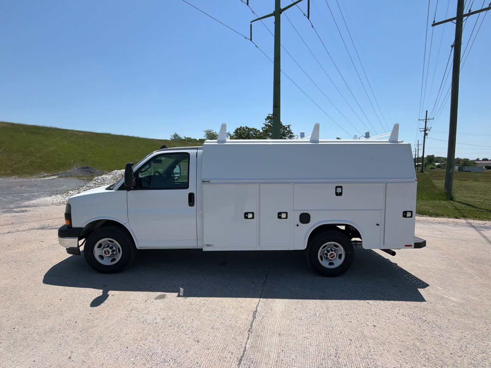 2025 GMC Savana Cutaway Work Van
