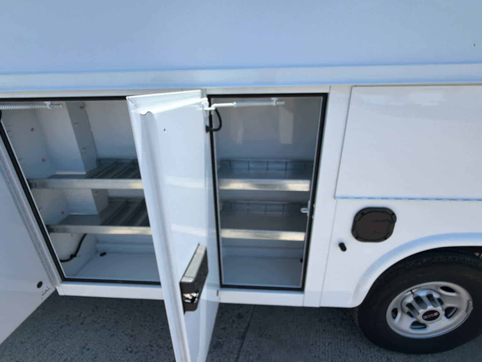 2025 GMC Savana Cutaway Work Van
