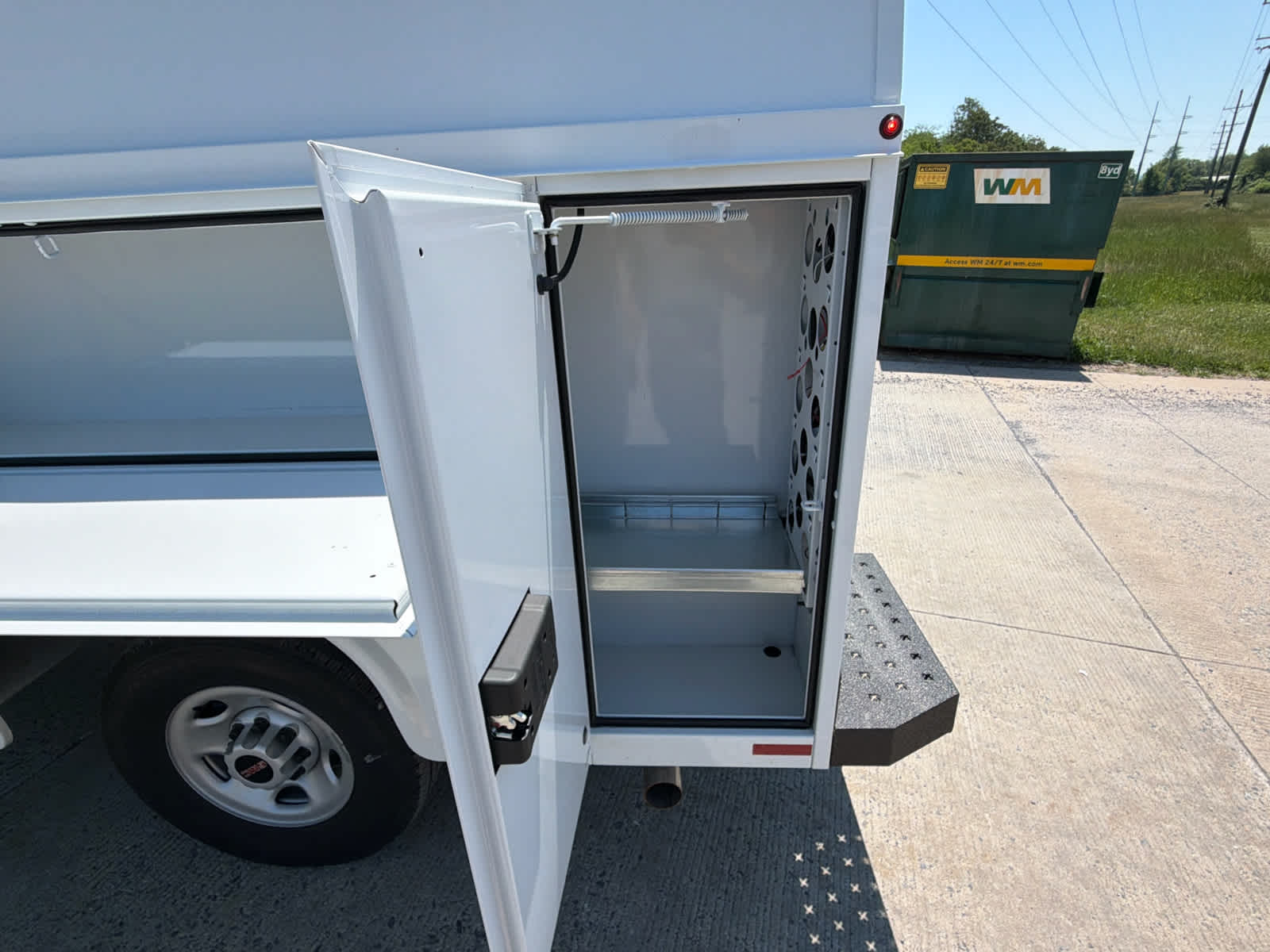 2025 GMC Savana Cutaway Work Van
