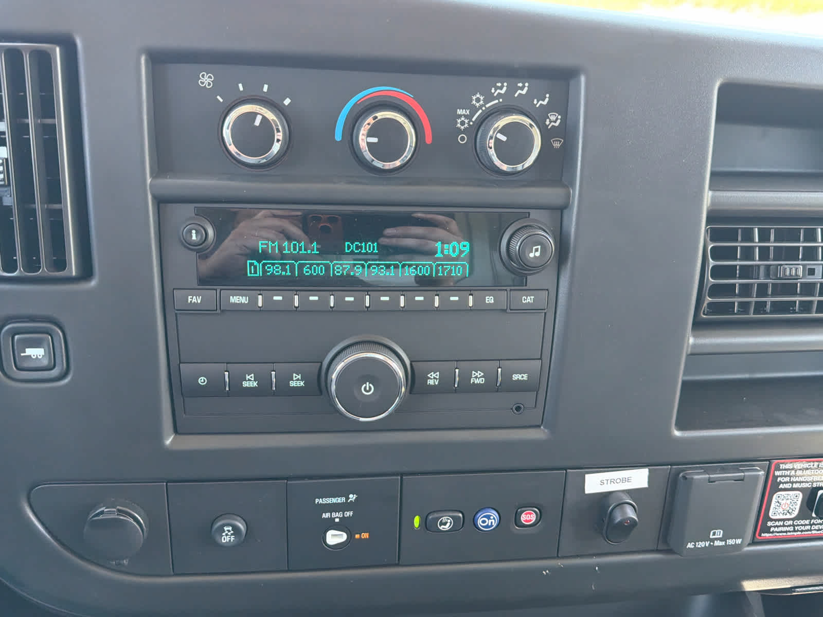 2025 GMC Savana Cutaway Work Van