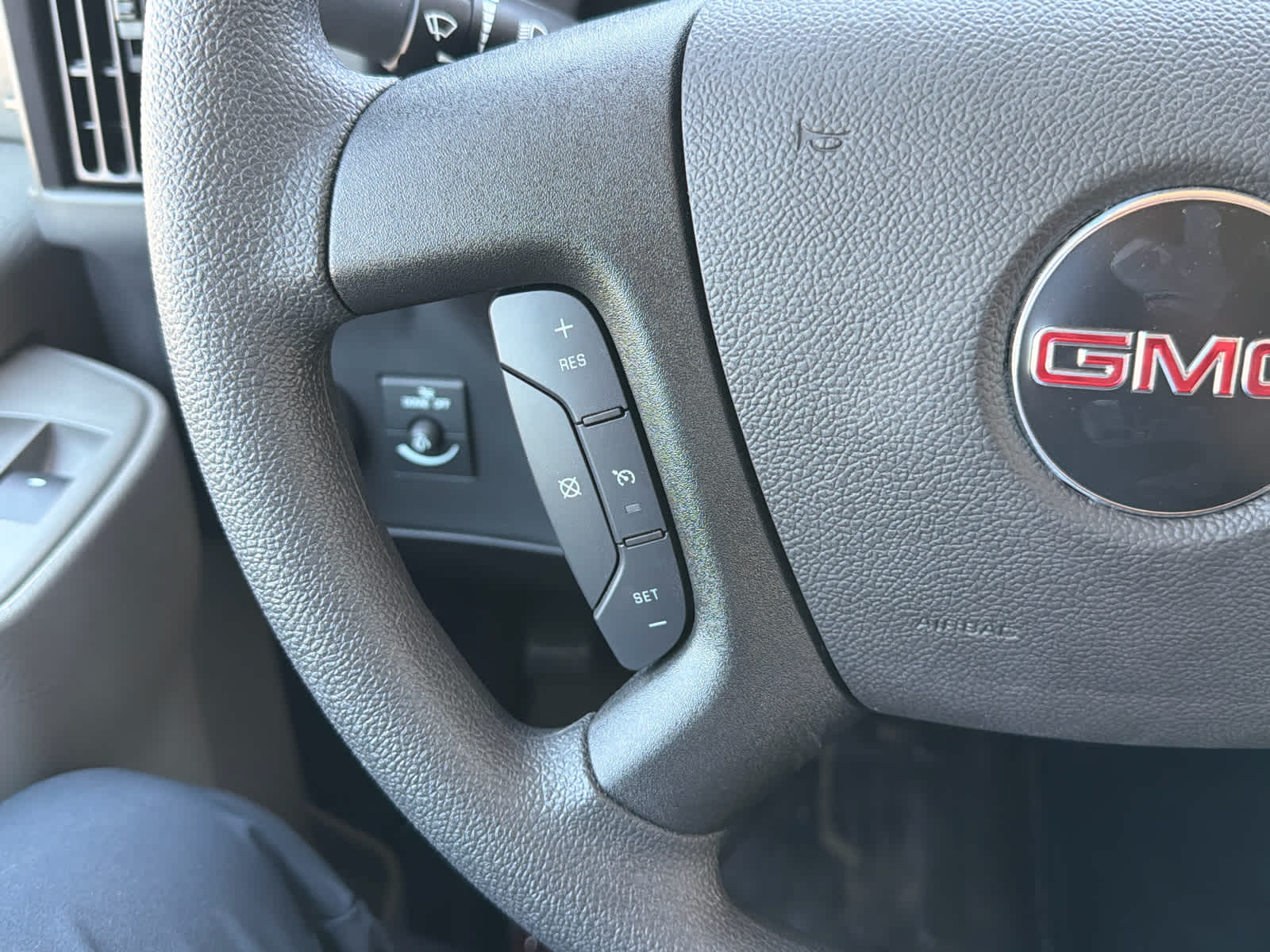 2025 GMC Savana Cutaway Work Van