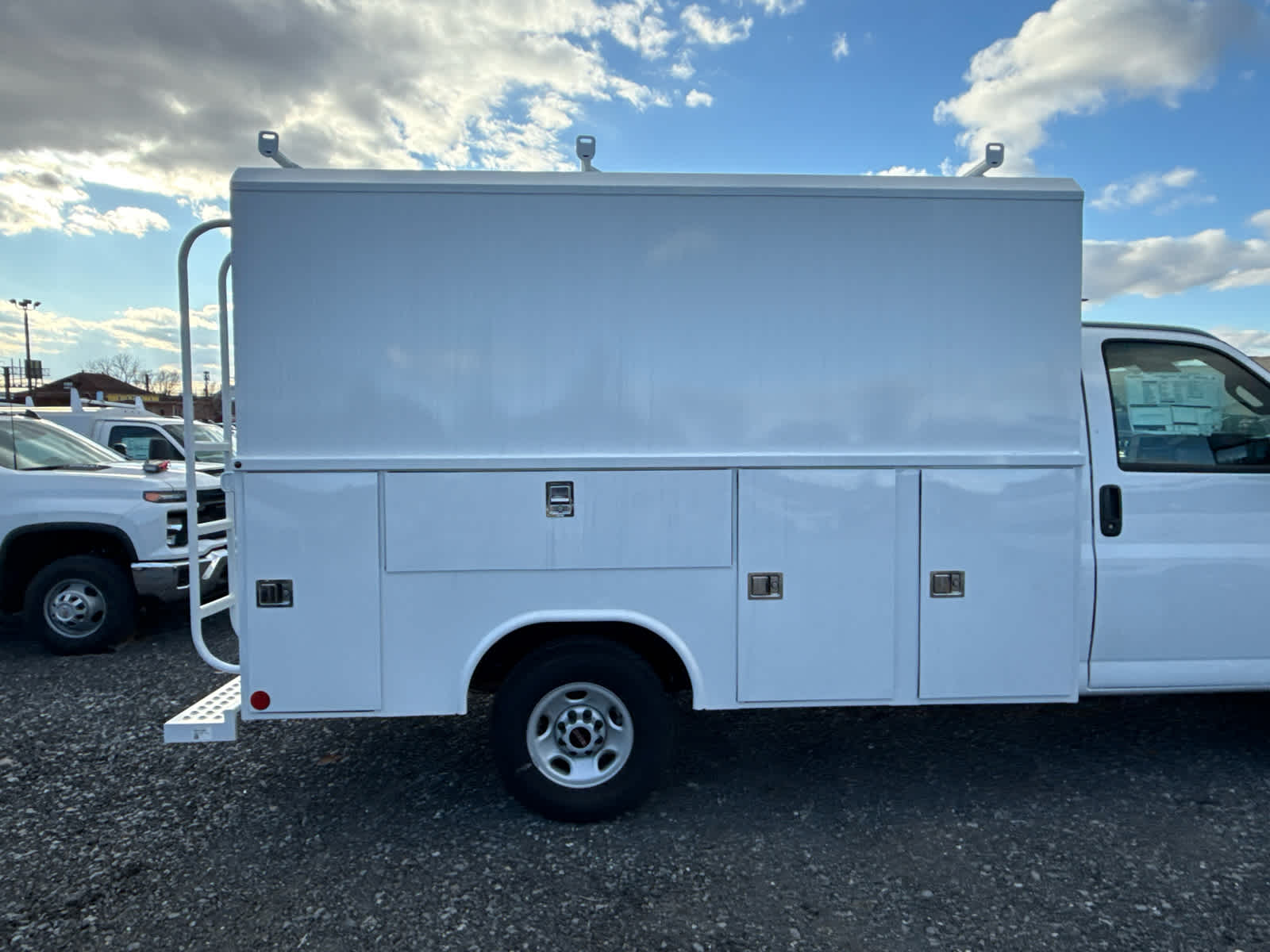 2025 GMC Savana Cutaway Work Van