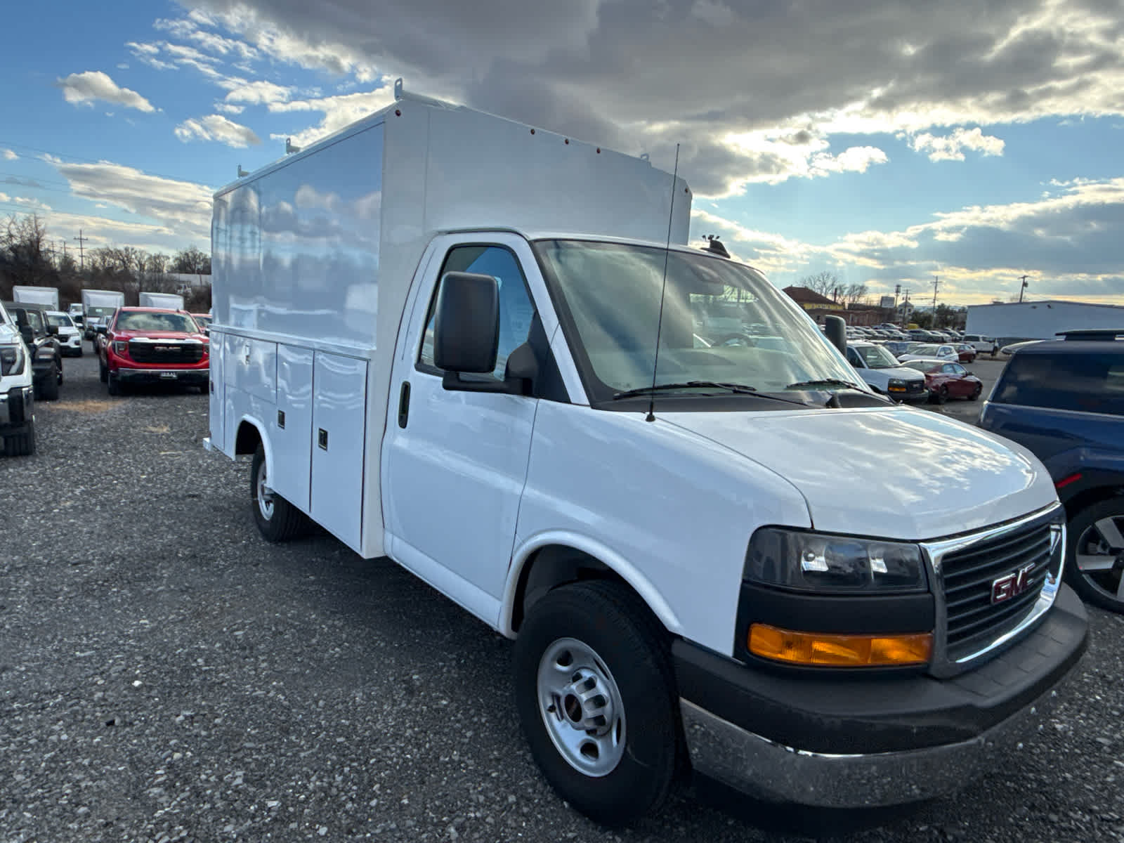 2025 GMC Savana Cutaway Work Van