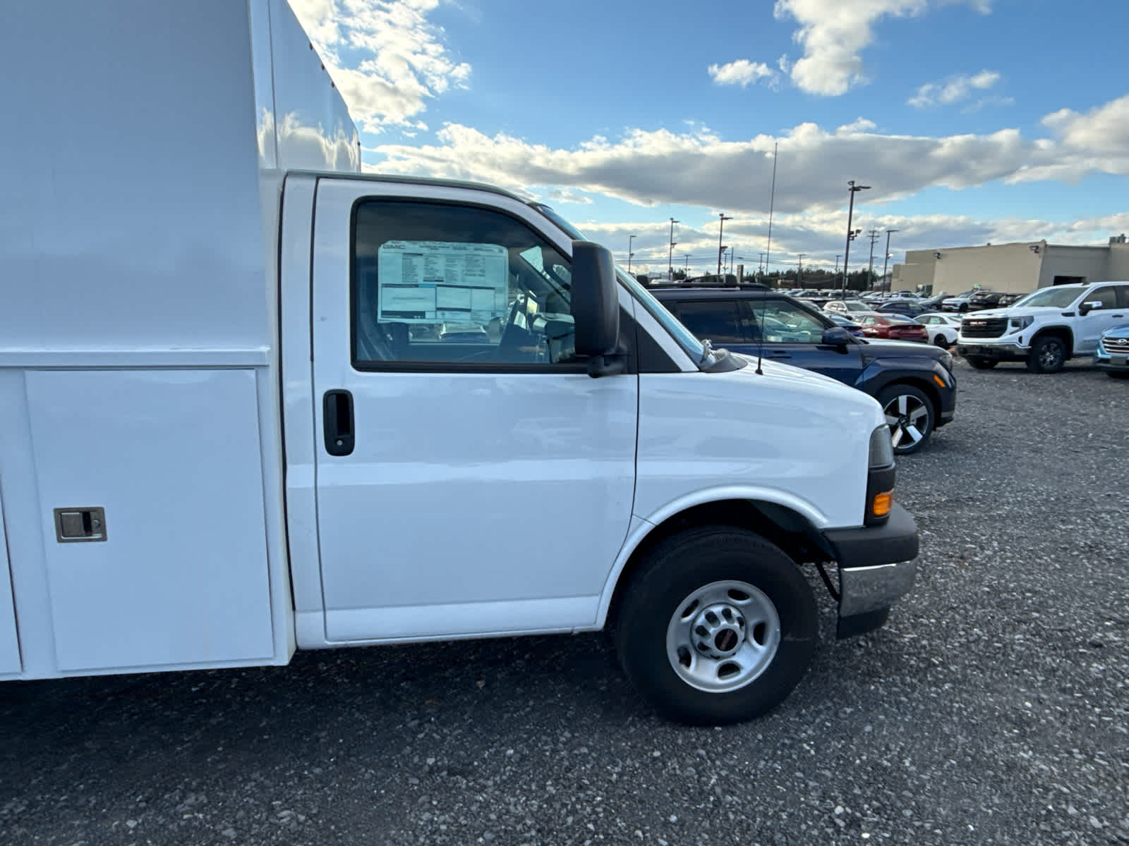 2025 GMC Savana Cutaway Work Van