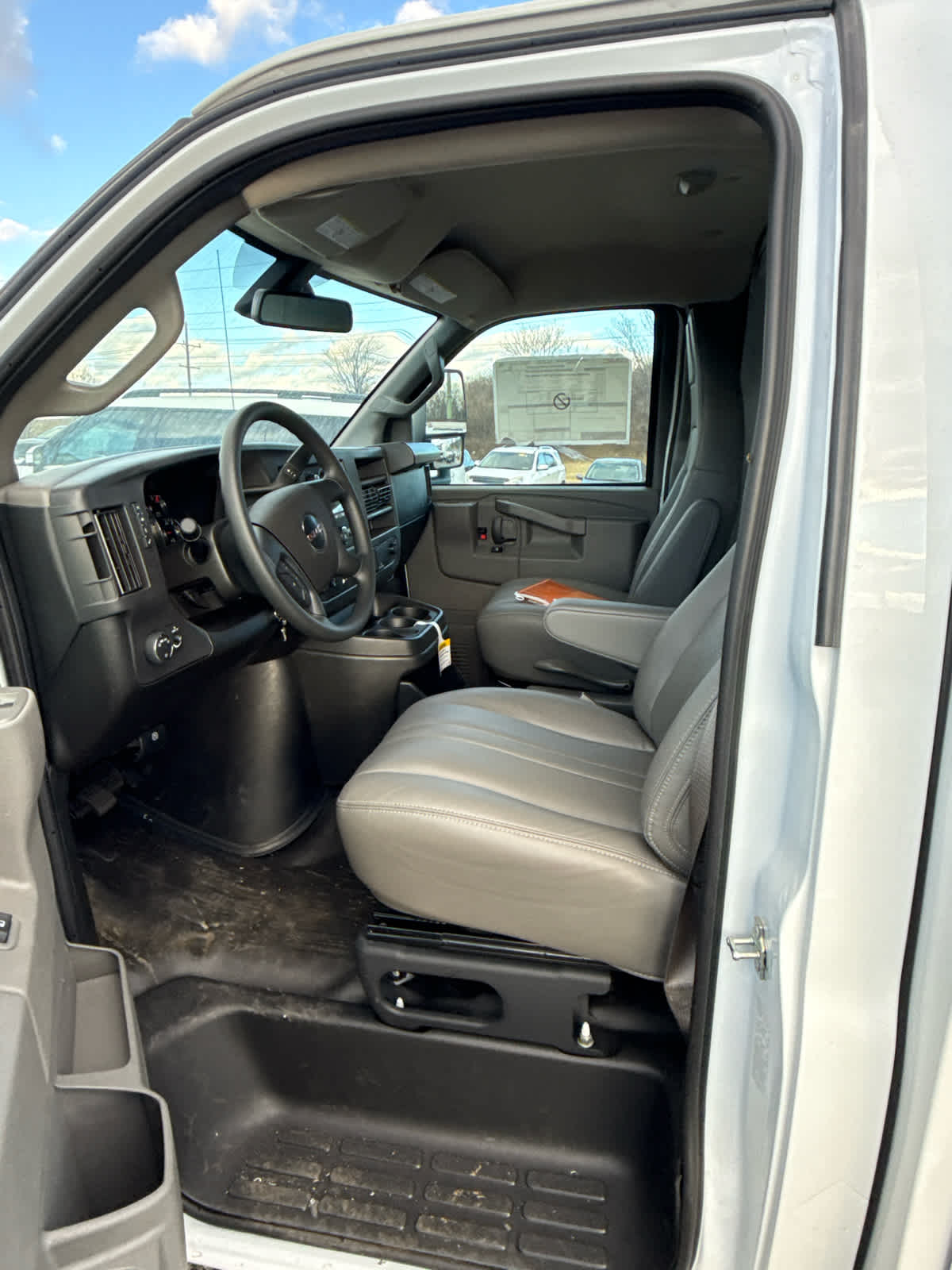 2025 GMC Savana Cutaway Work Van