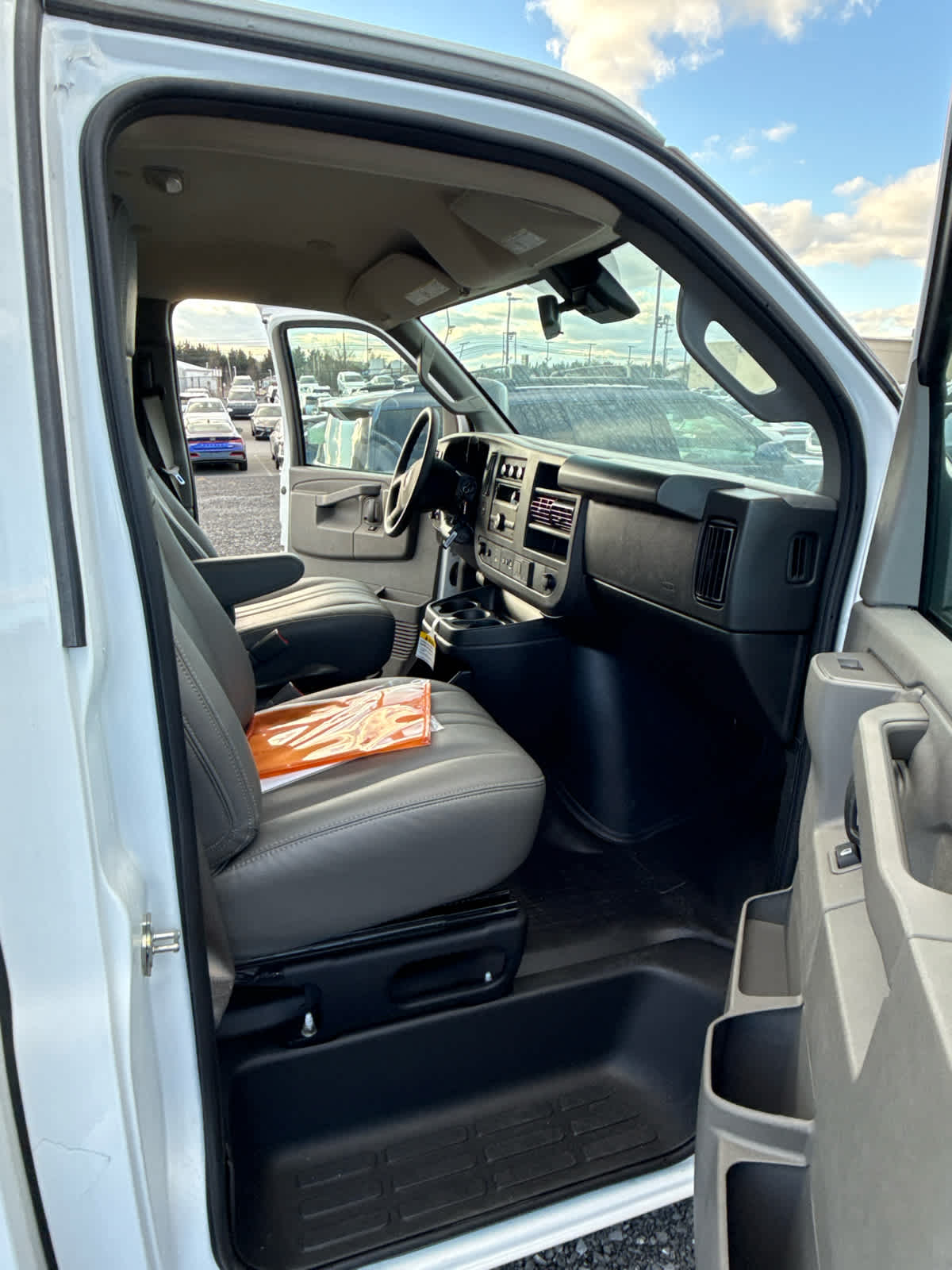 2025 GMC Savana Cutaway Work Van