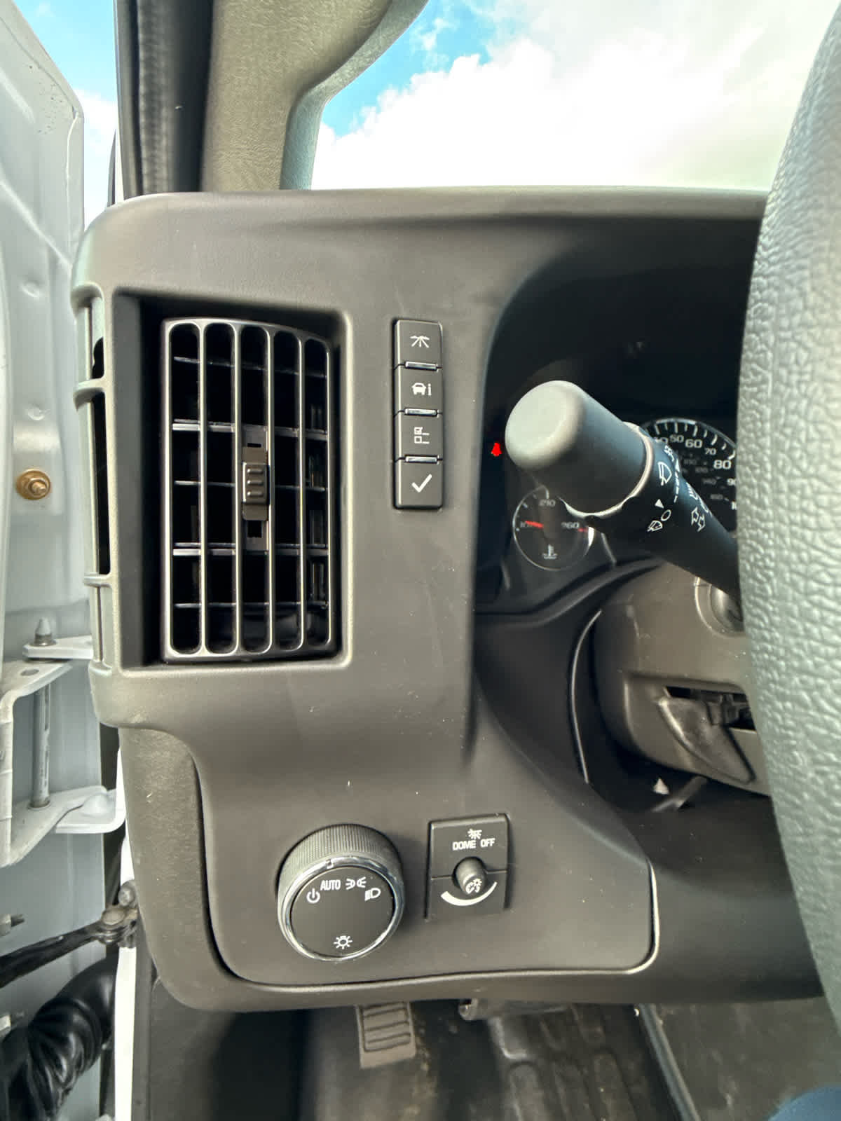 2025 GMC Savana Cutaway Work Van