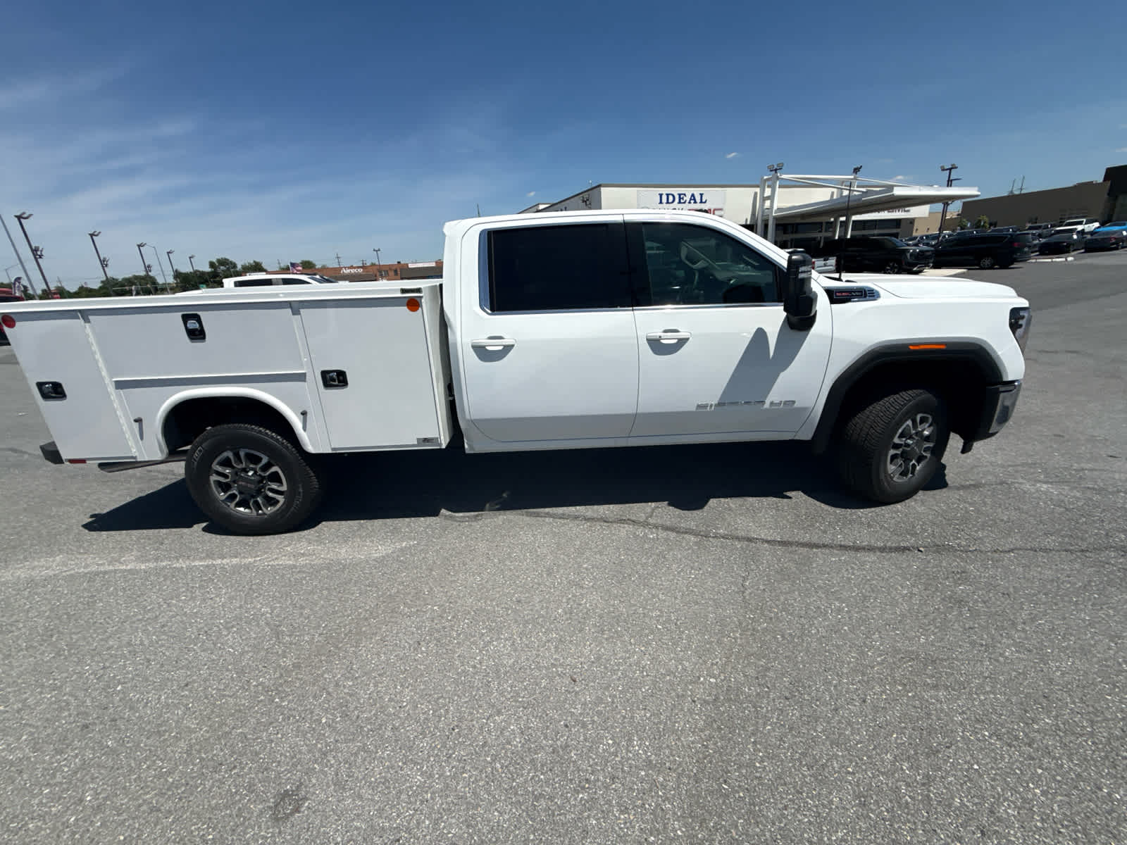 2026 GMC Sierra 3500 HD SLE