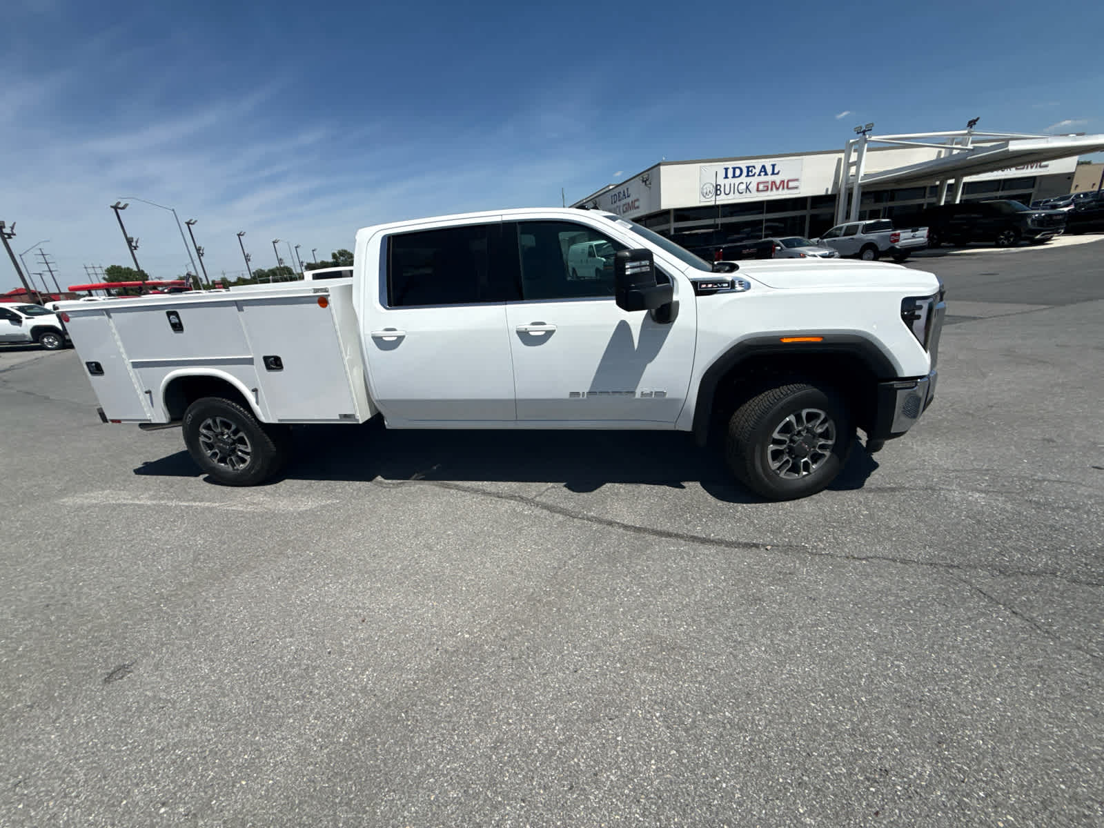 2026 GMC Sierra 3500 HD SLE