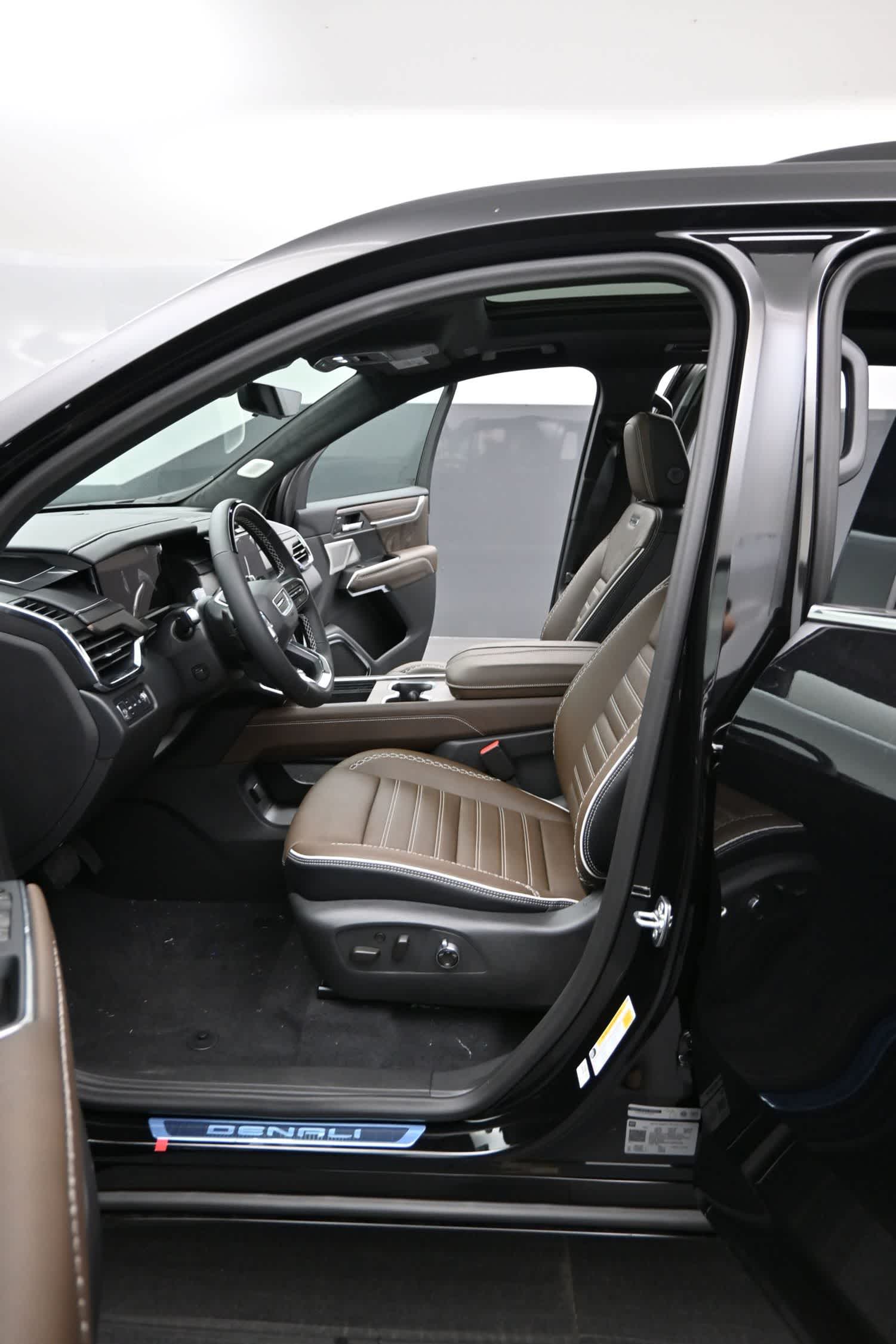 2026 GMC Acadia Denali Ultimate AWD