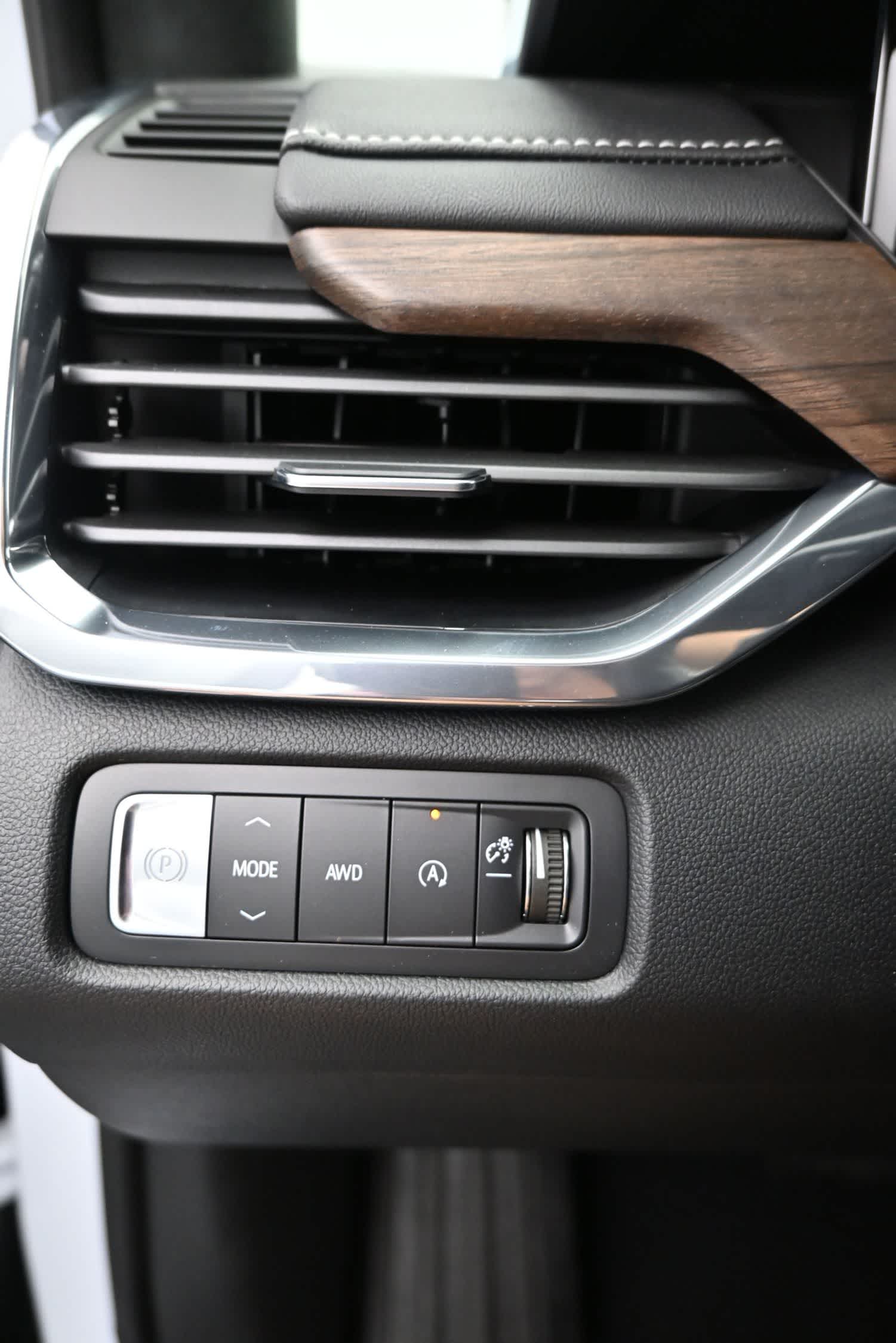 2026 GMC Acadia Denali Ultimate AWD