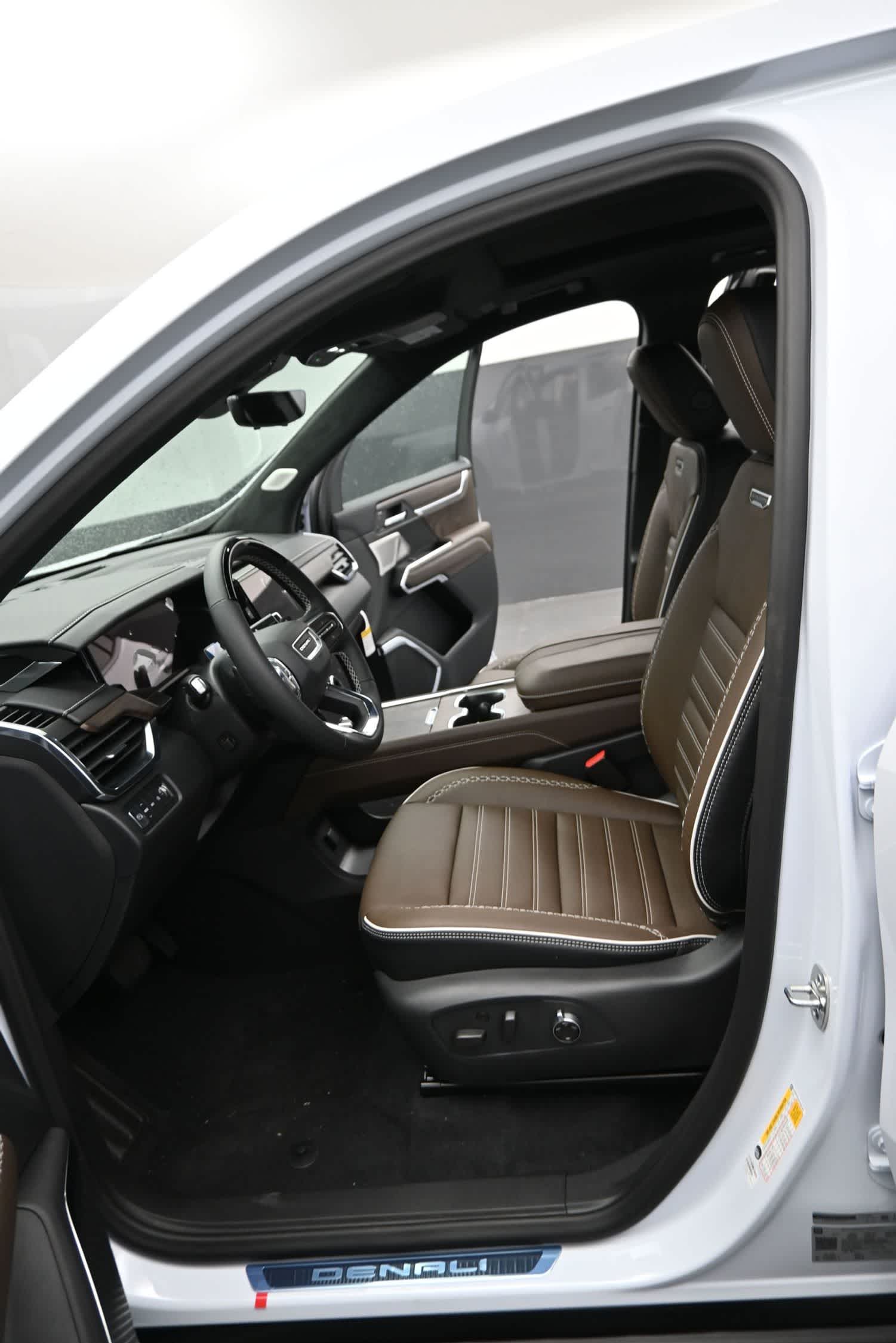 2026 GMC Acadia Denali Ultimate AWD
