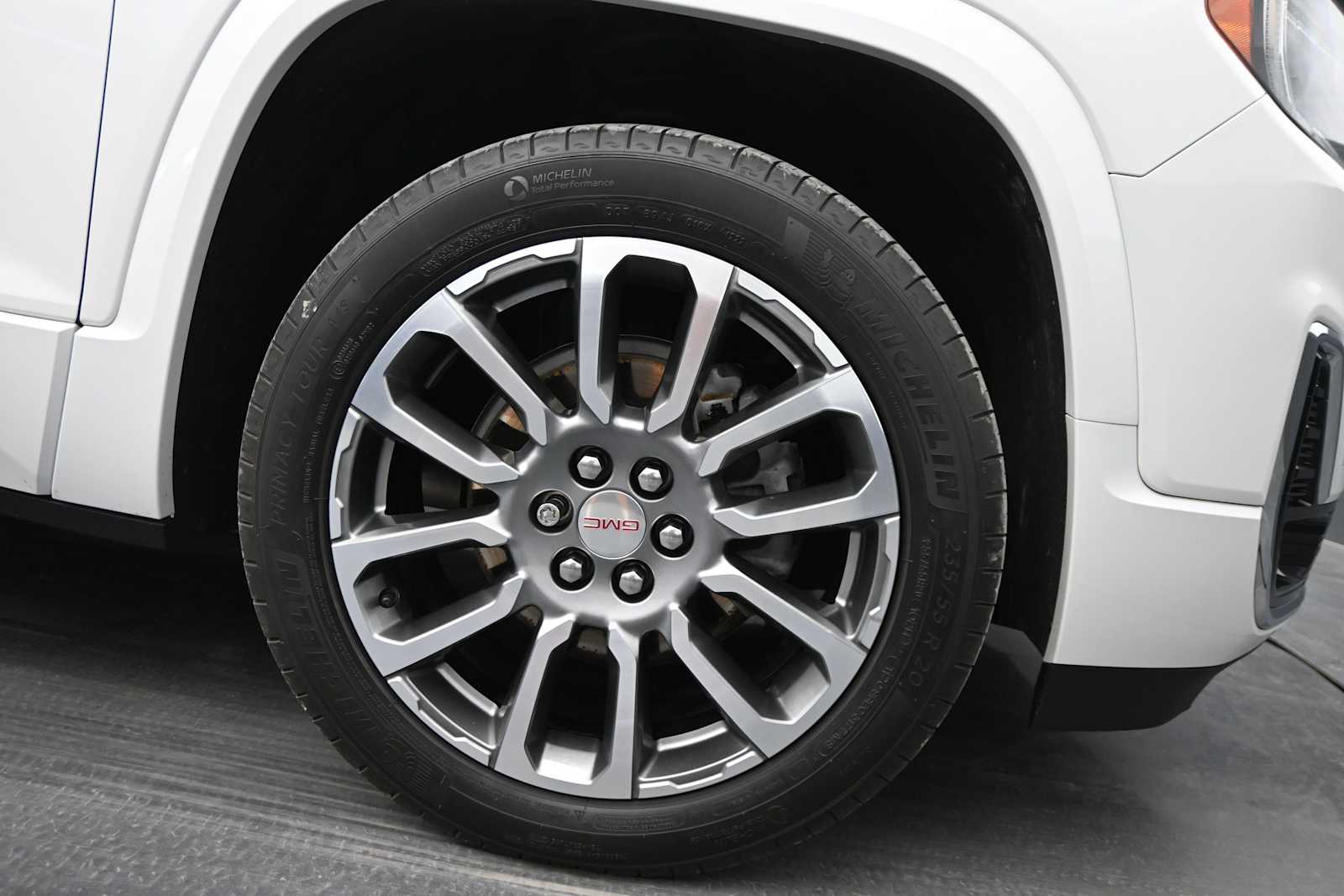 2022 GMC Acadia AWD Denali
