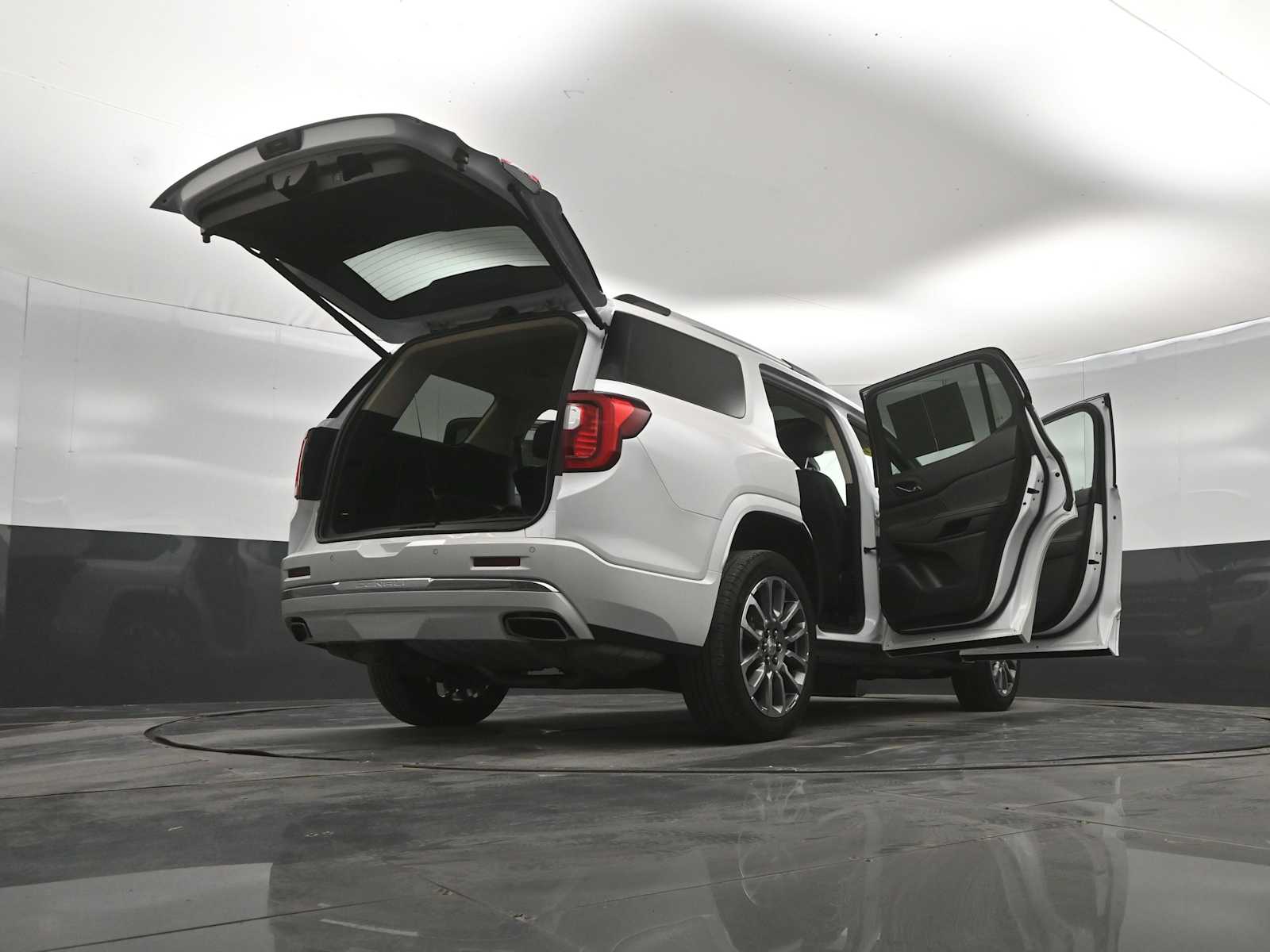 2022 GMC Acadia AWD Denali