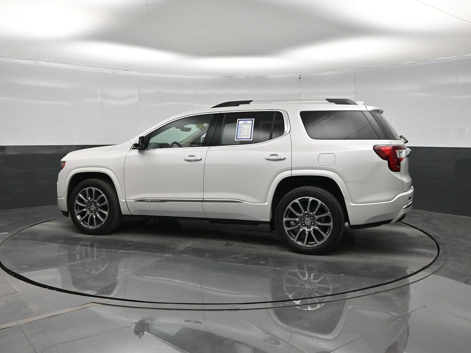 2022 GMC Acadia AWD Denali