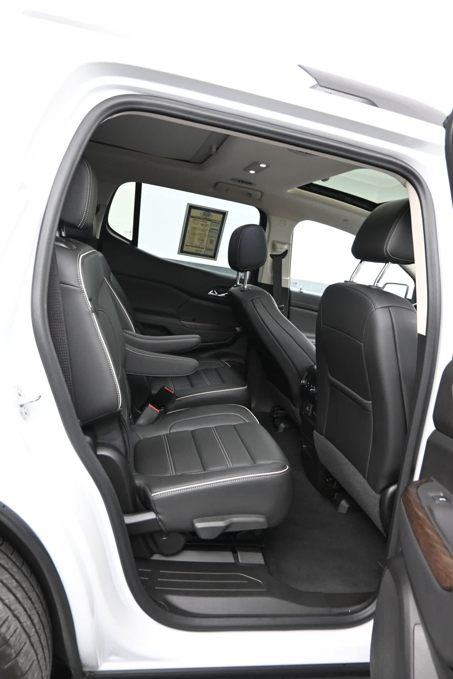 2022 GMC Acadia AWD Denali