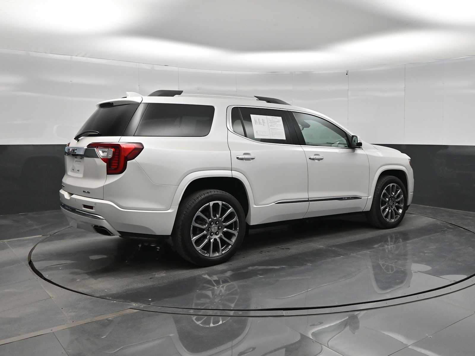 2022 GMC Acadia AWD Denali