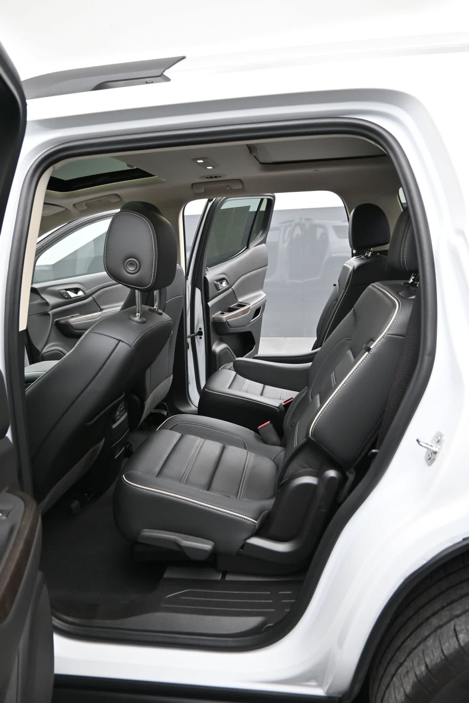 2022 GMC Acadia AWD Denali
