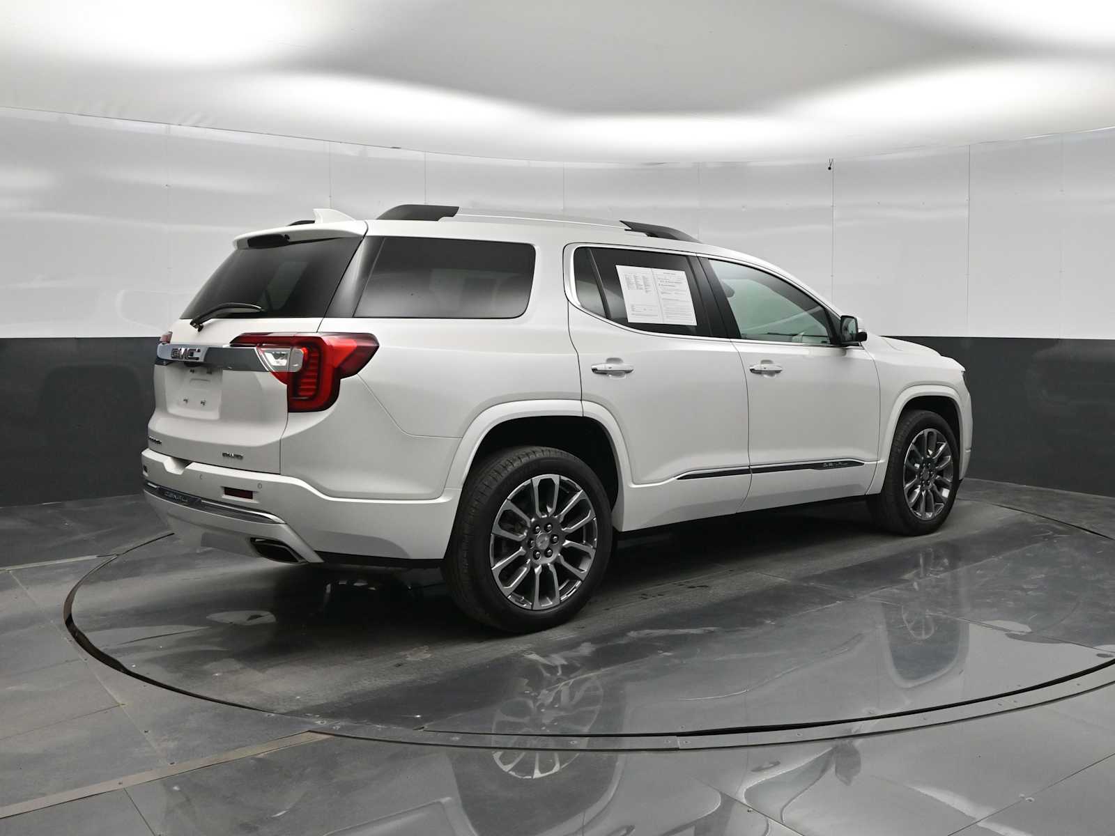 2022 GMC Acadia AWD Denali