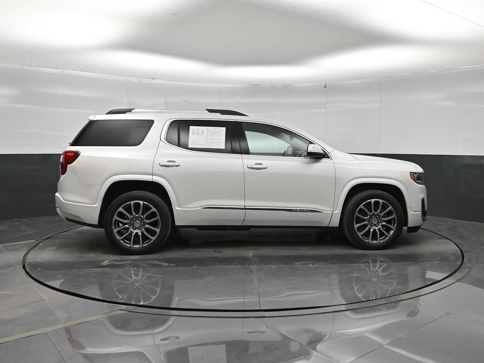 2022 GMC Acadia AWD Denali