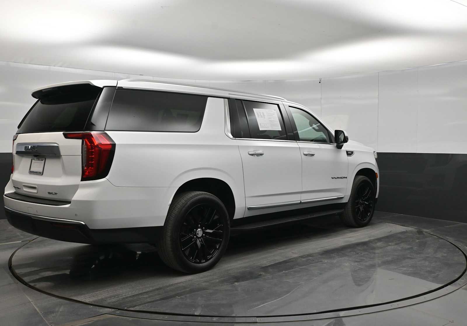 2022 GMC Yukon XL SLT